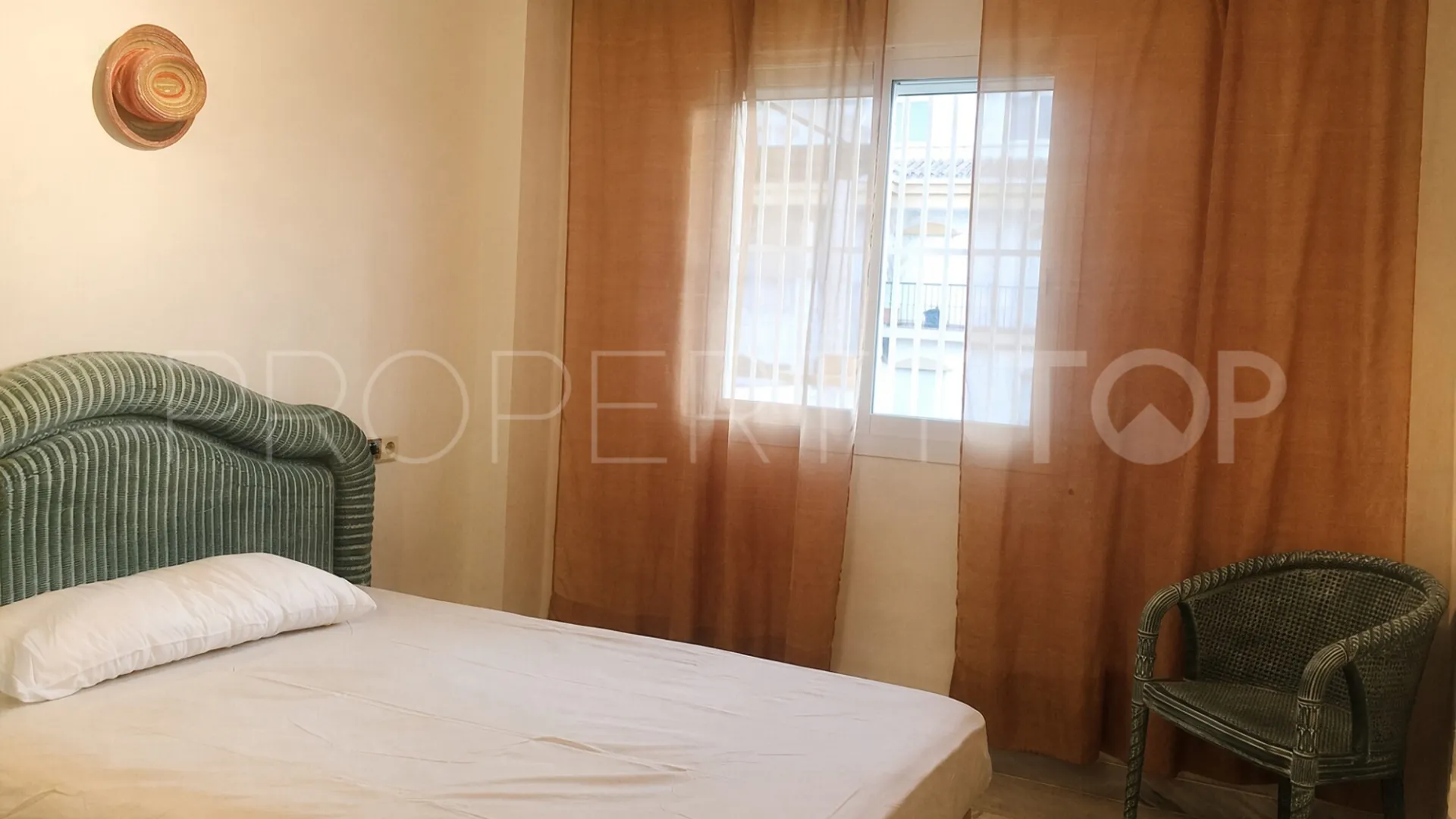 Ático de 2 dormitorios a la venta en La Dama de Noche