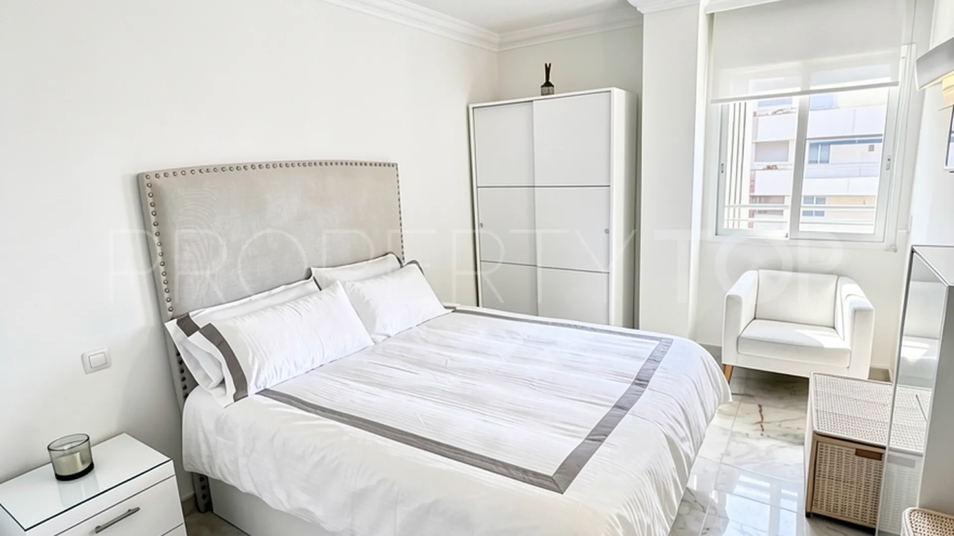 Marina Banus, apartamento en venta