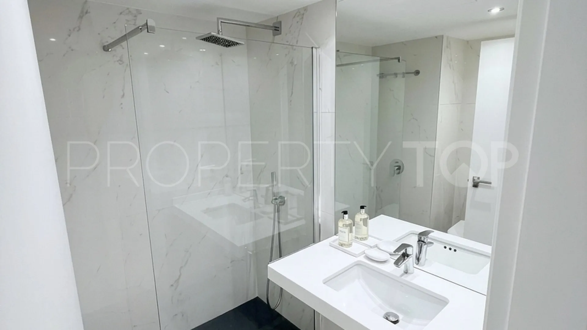 Marina Banus, apartamento en venta