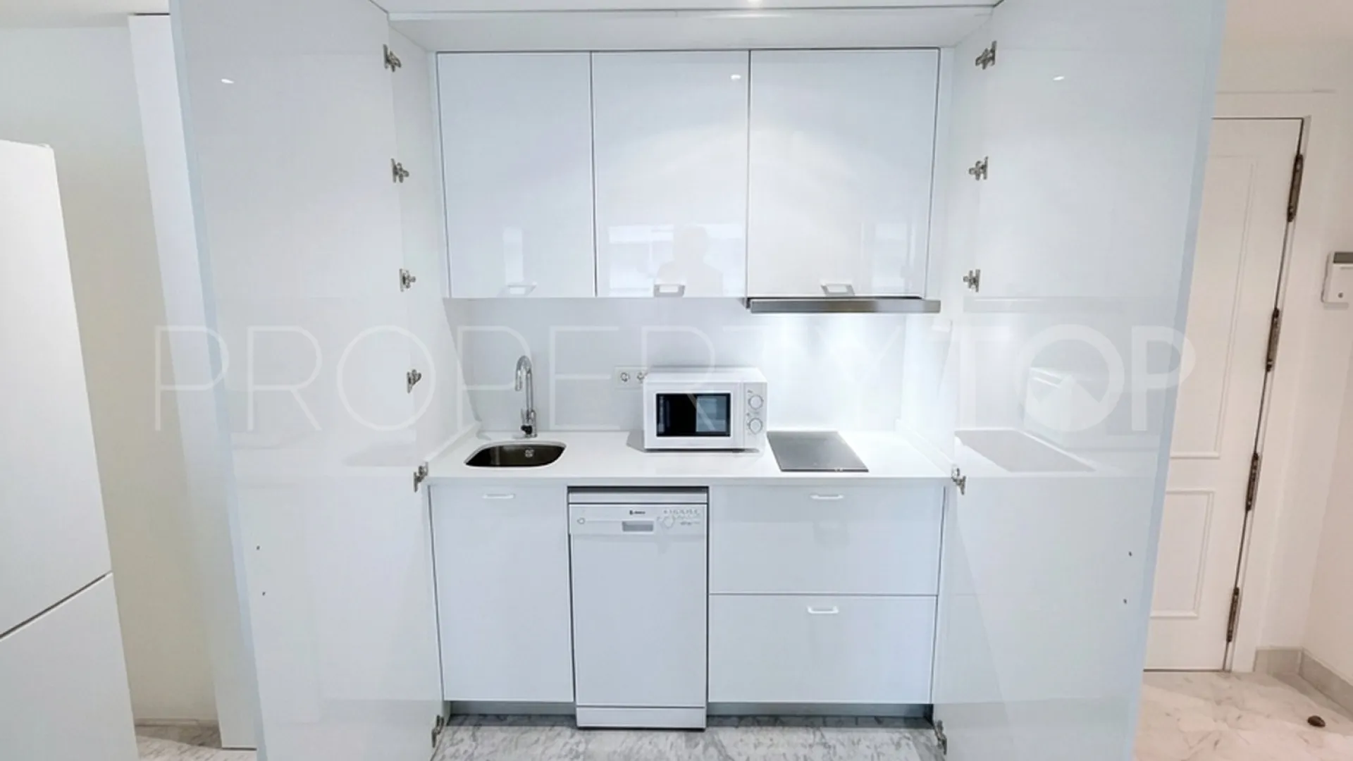 Marina Banus, apartamento en venta