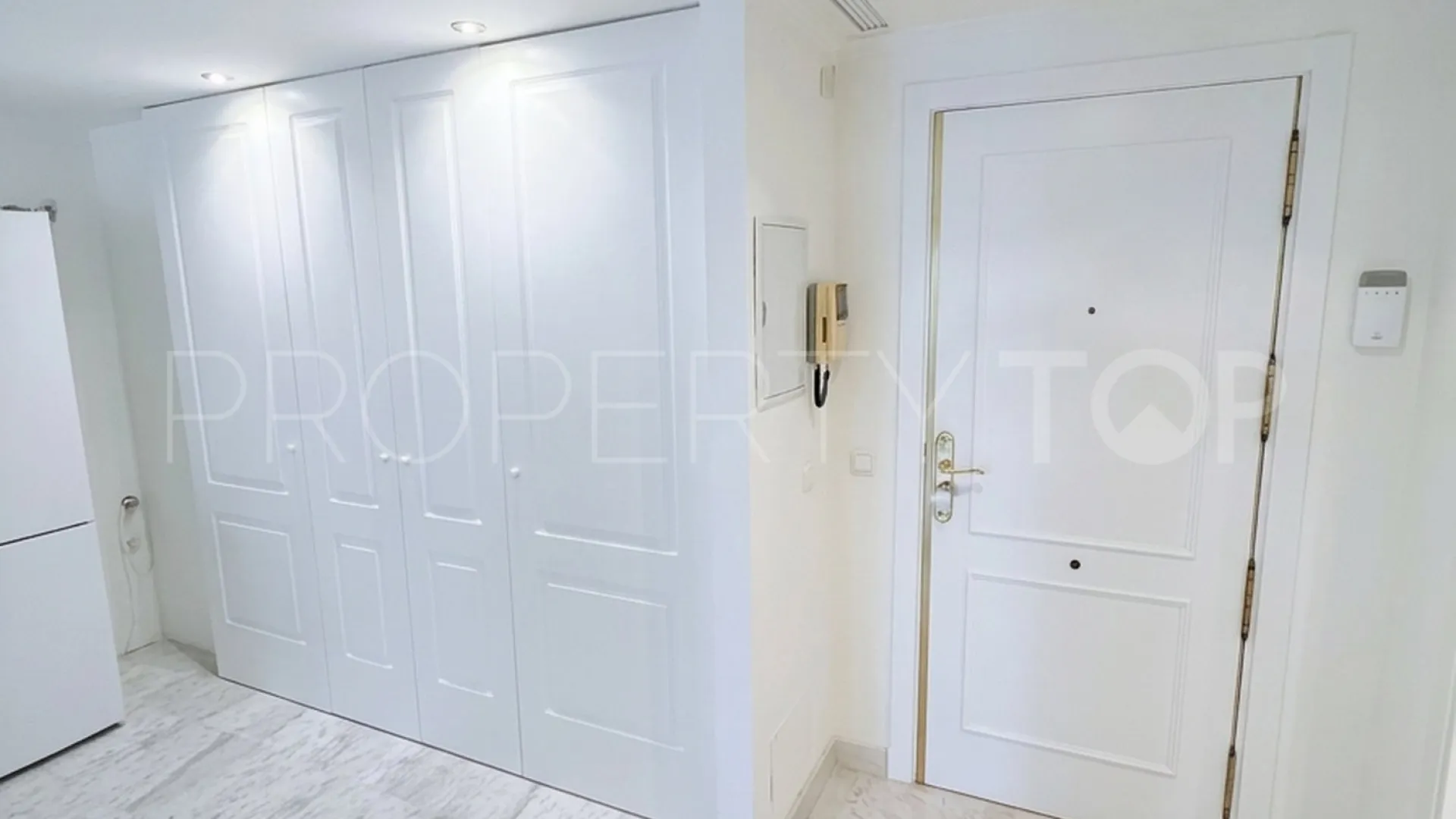 Marina Banus, apartamento en venta