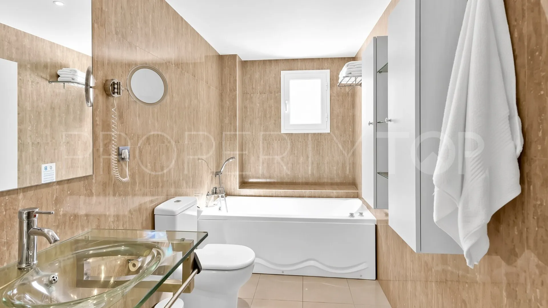Atico duplex en venta con 3 dormitorios en Cortijo del Mar