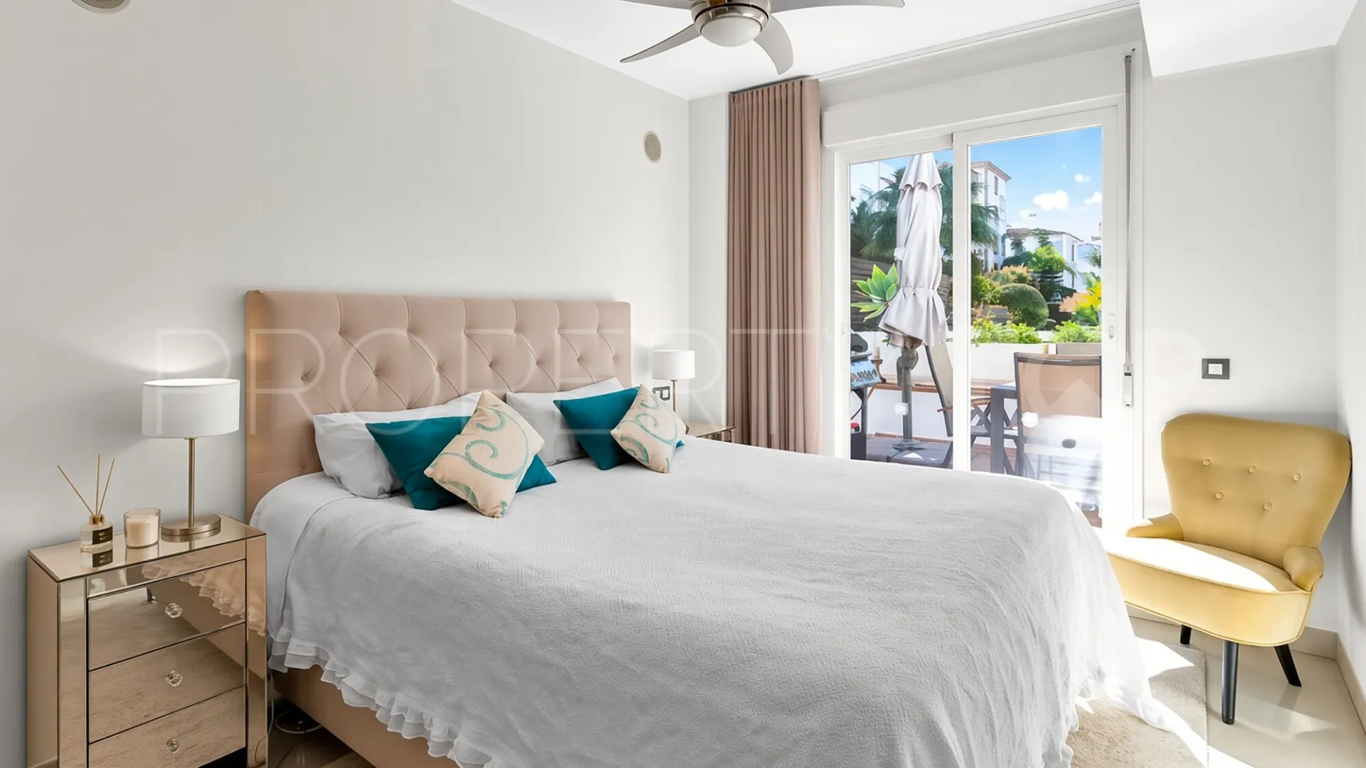 Atico duplex en venta con 3 dormitorios en Cortijo del Mar