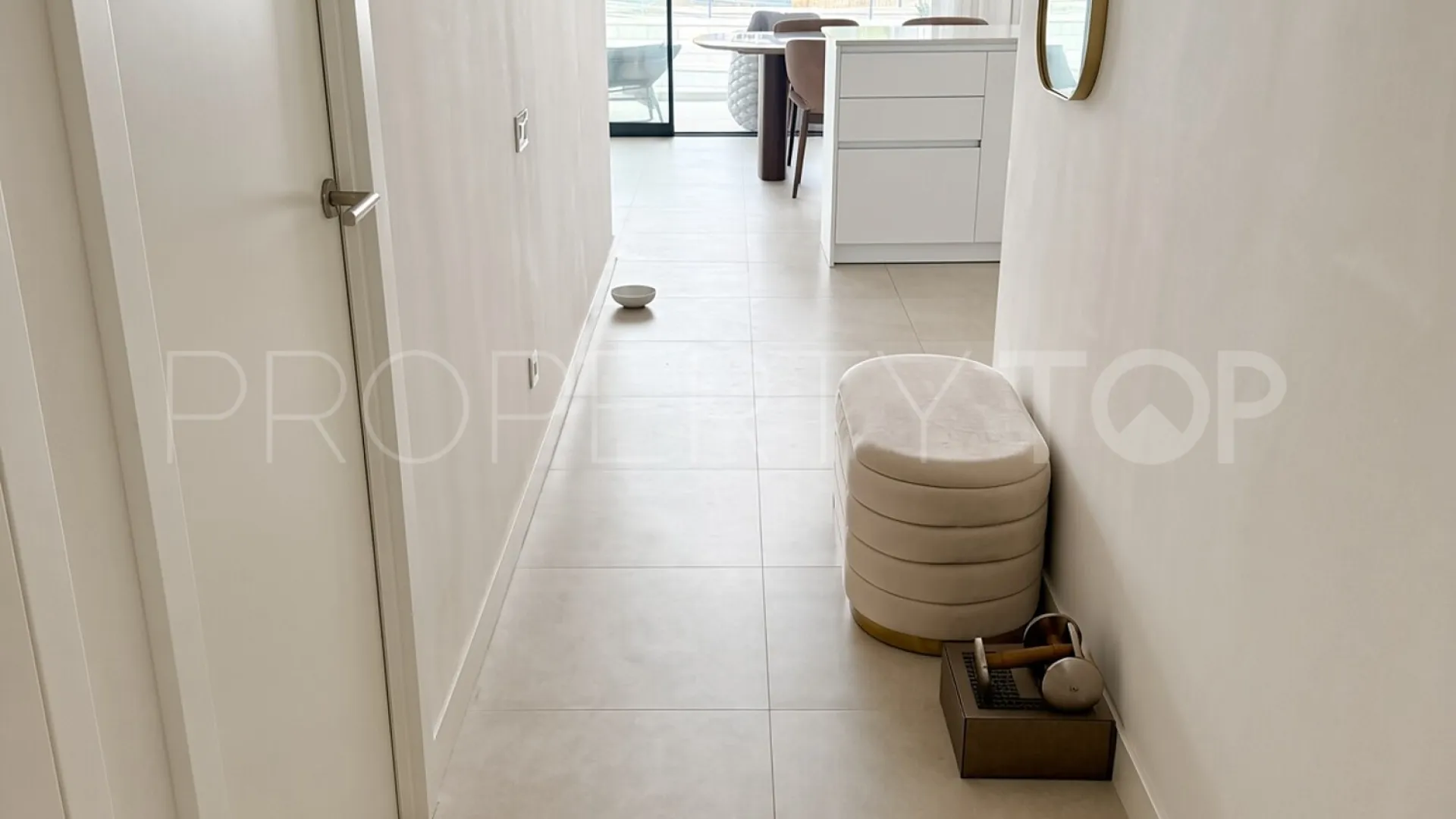 For sale apartment with 1 bedroom in Selwo