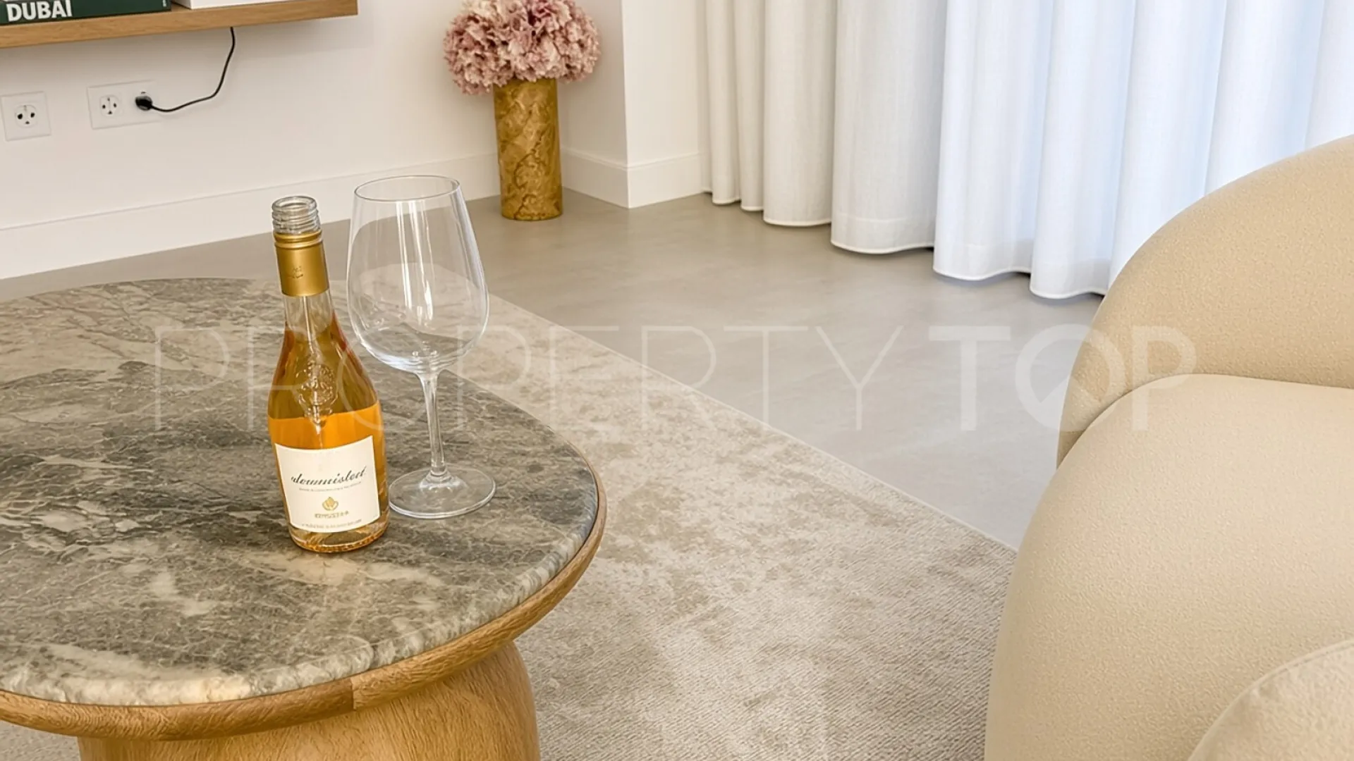 For sale apartment with 1 bedroom in Selwo