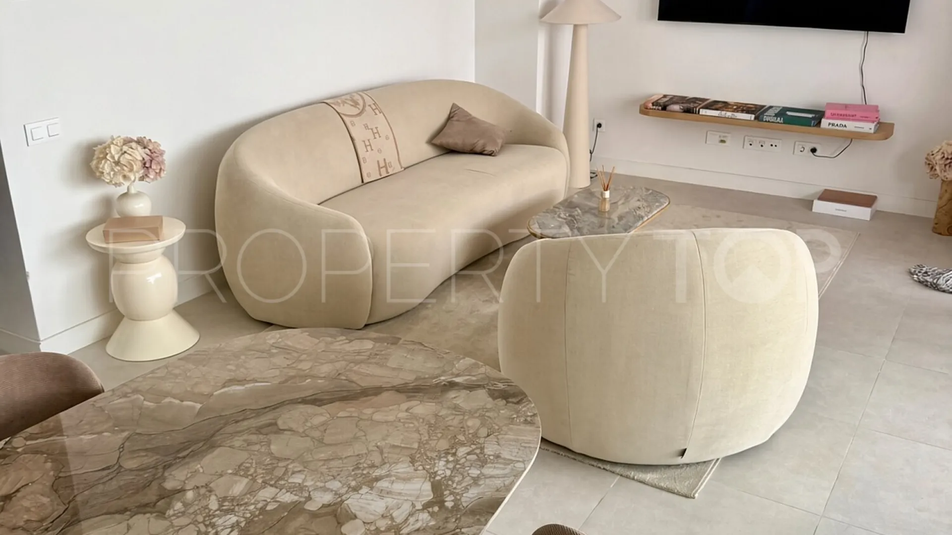 For sale apartment with 1 bedroom in Selwo