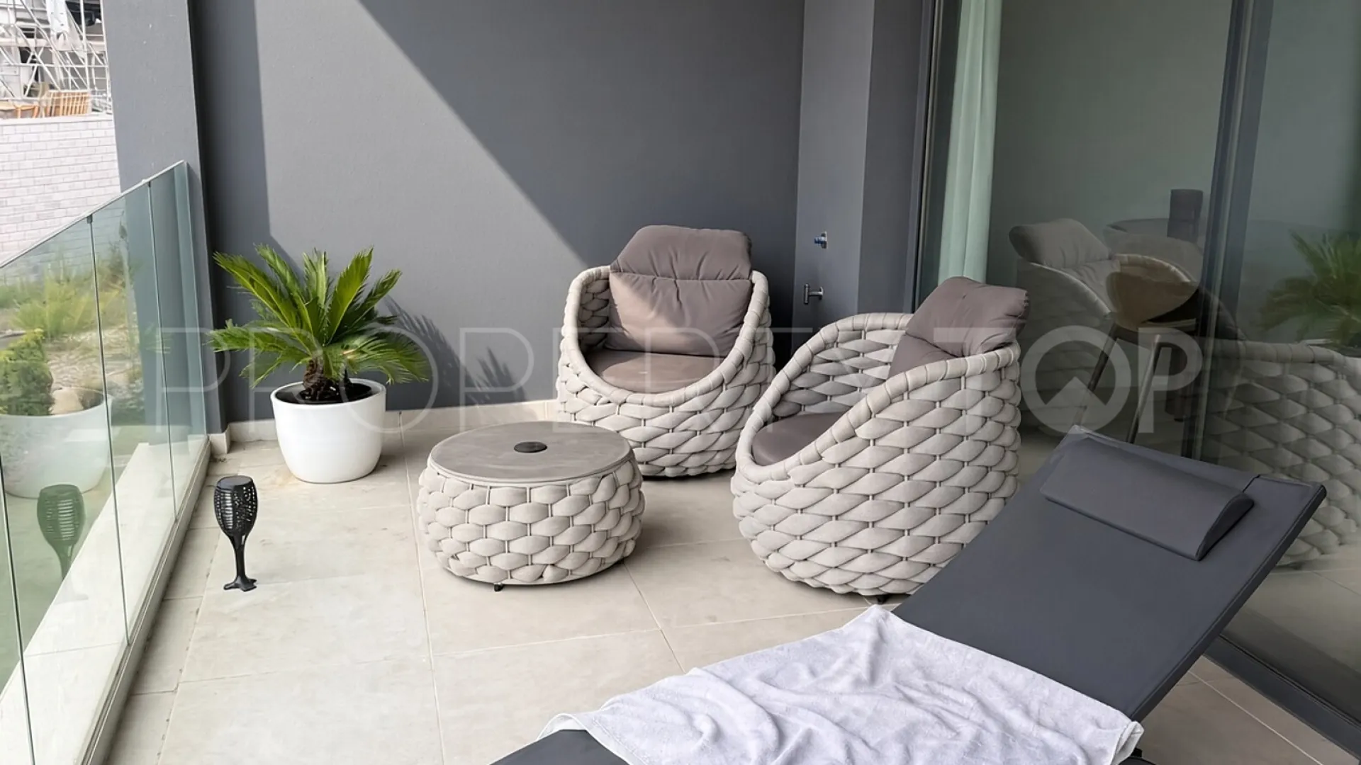 For sale apartment with 1 bedroom in Selwo