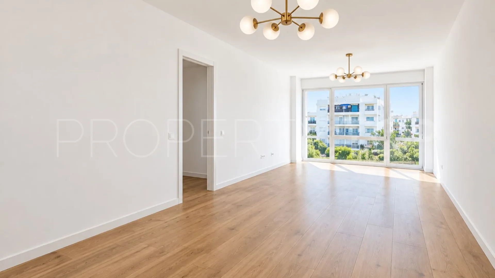 Se vende apartamento de 3 dormitorios en Estepona Ciudad