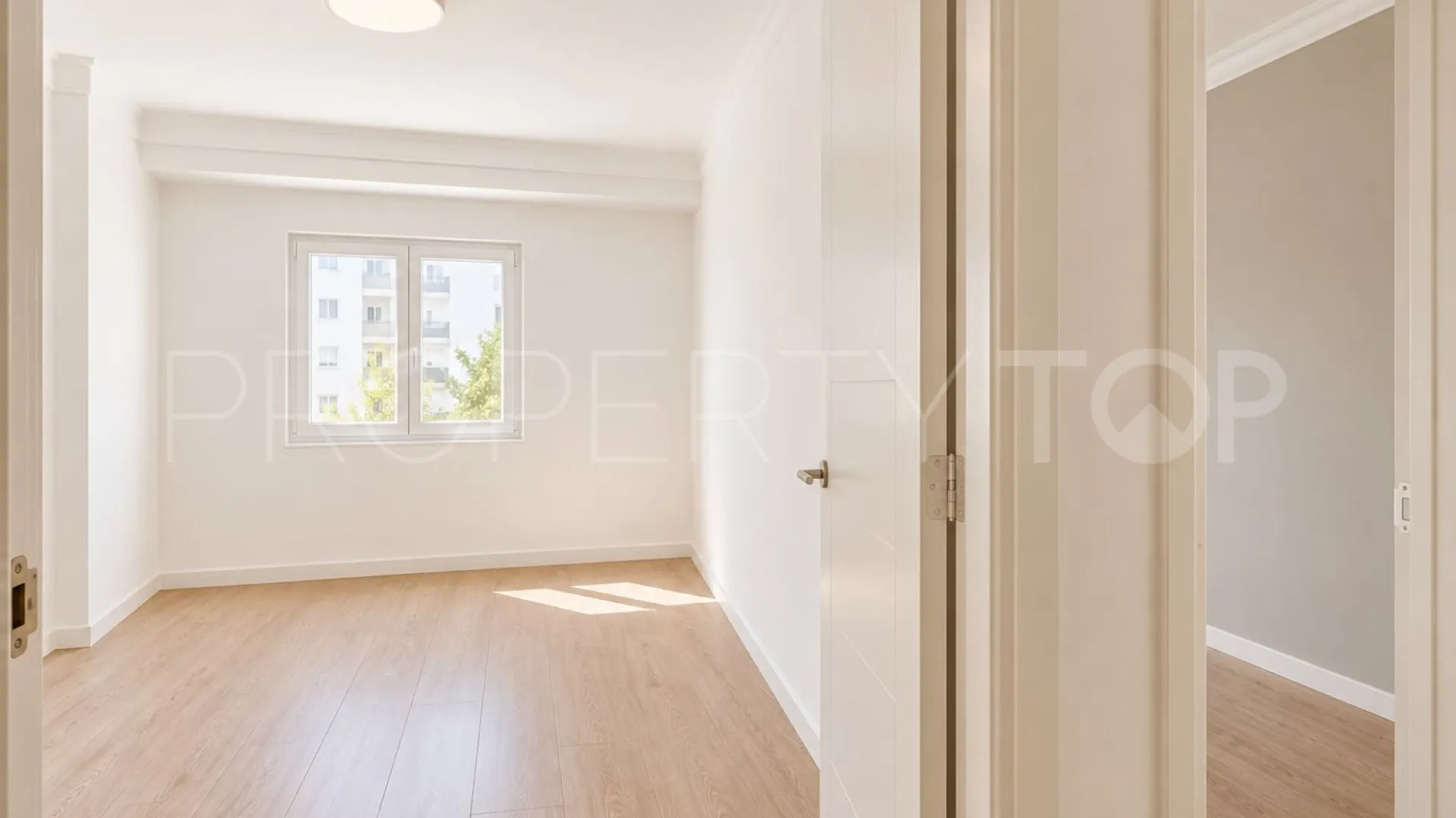 Se vende apartamento de 3 dormitorios en Estepona Ciudad