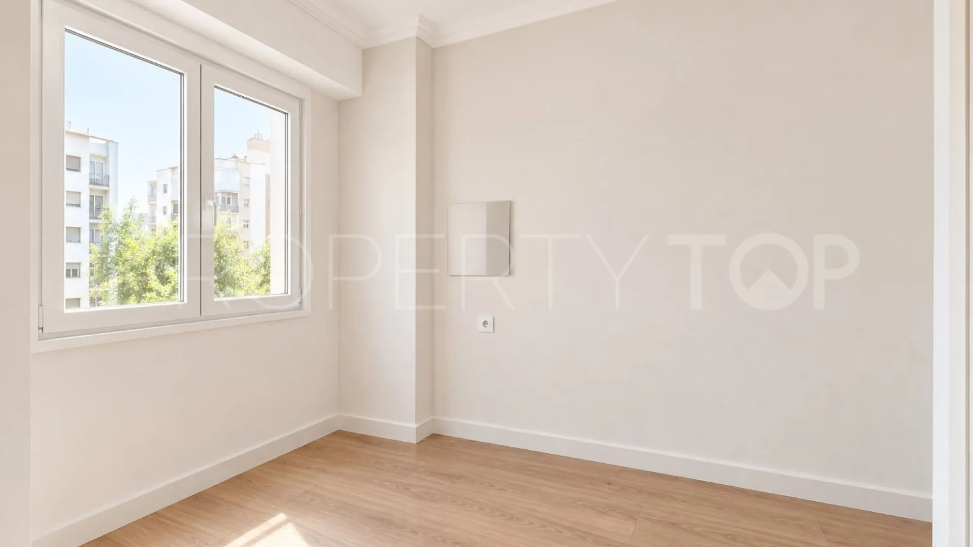 Se vende apartamento de 3 dormitorios en Estepona Ciudad