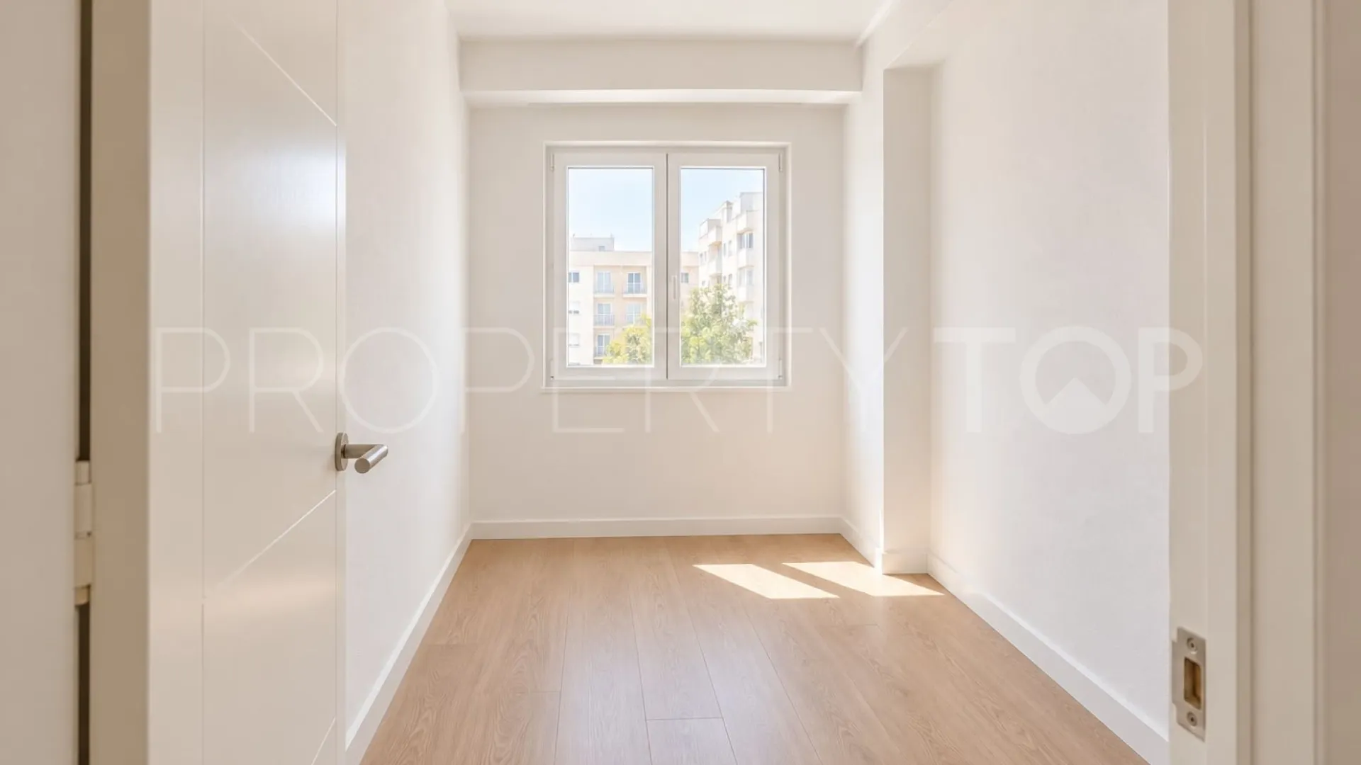 Se vende apartamento de 3 dormitorios en Estepona Ciudad
