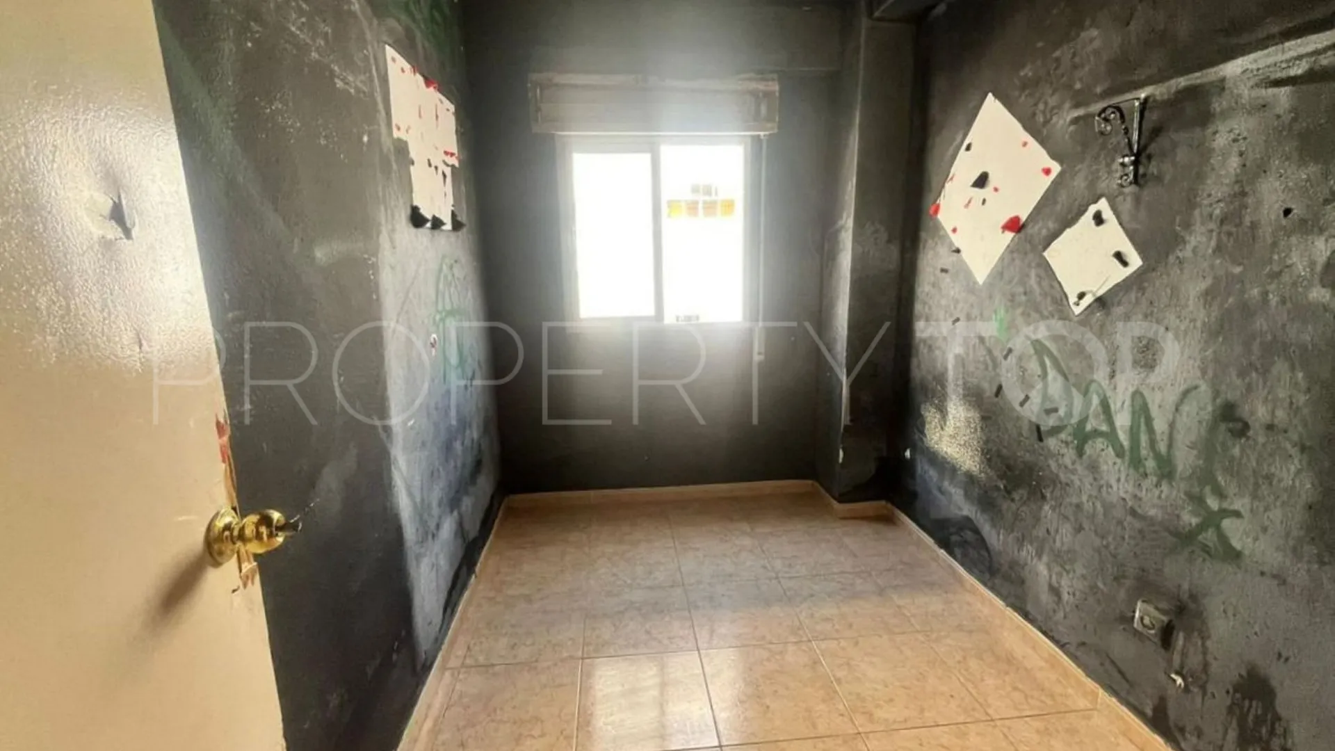 Se vende apartamento de 3 dormitorios en Estepona Ciudad