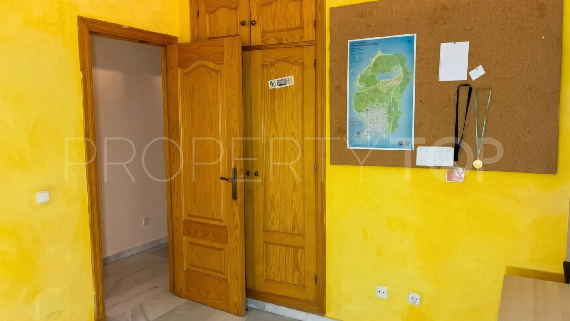 Apartamento planta baja en venta de 3 dormitorios en Bel Air