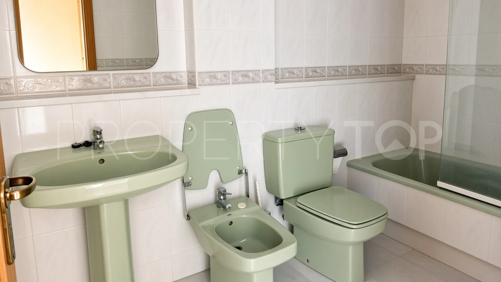 Apartamento planta baja en venta de 3 dormitorios en Bel Air