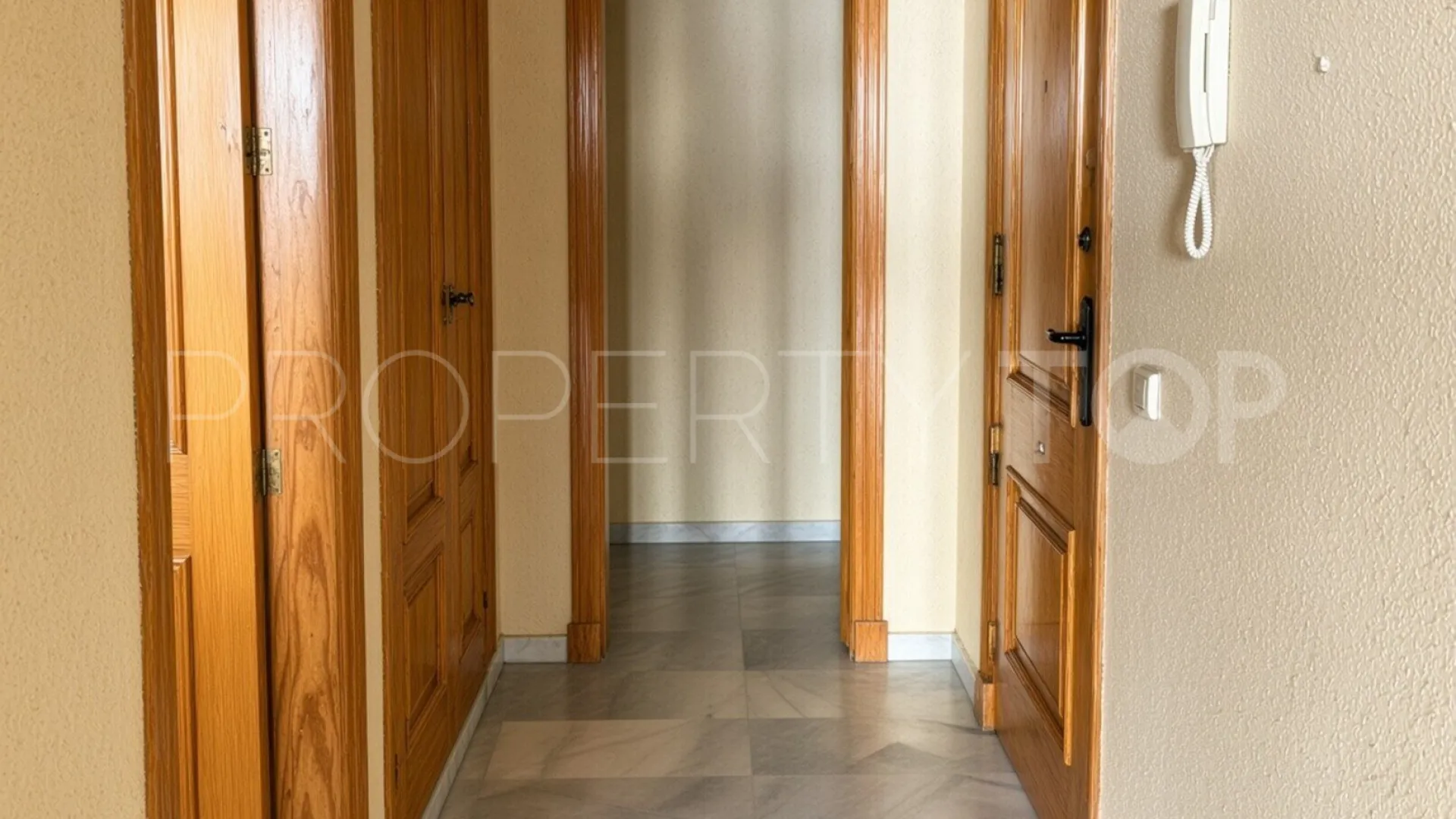 Apartamento planta baja en venta de 3 dormitorios en Bel Air