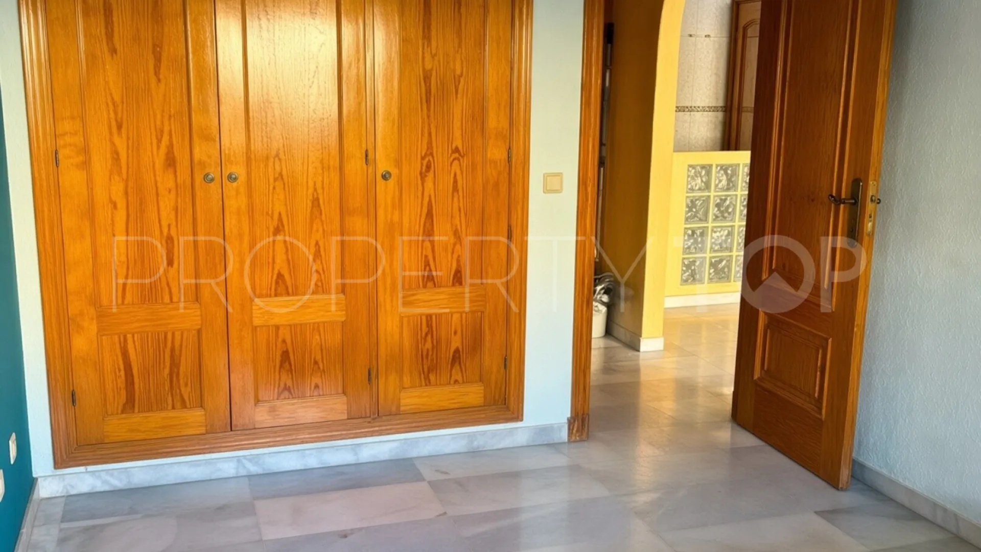 Apartamento planta baja en venta de 3 dormitorios en Bel Air
