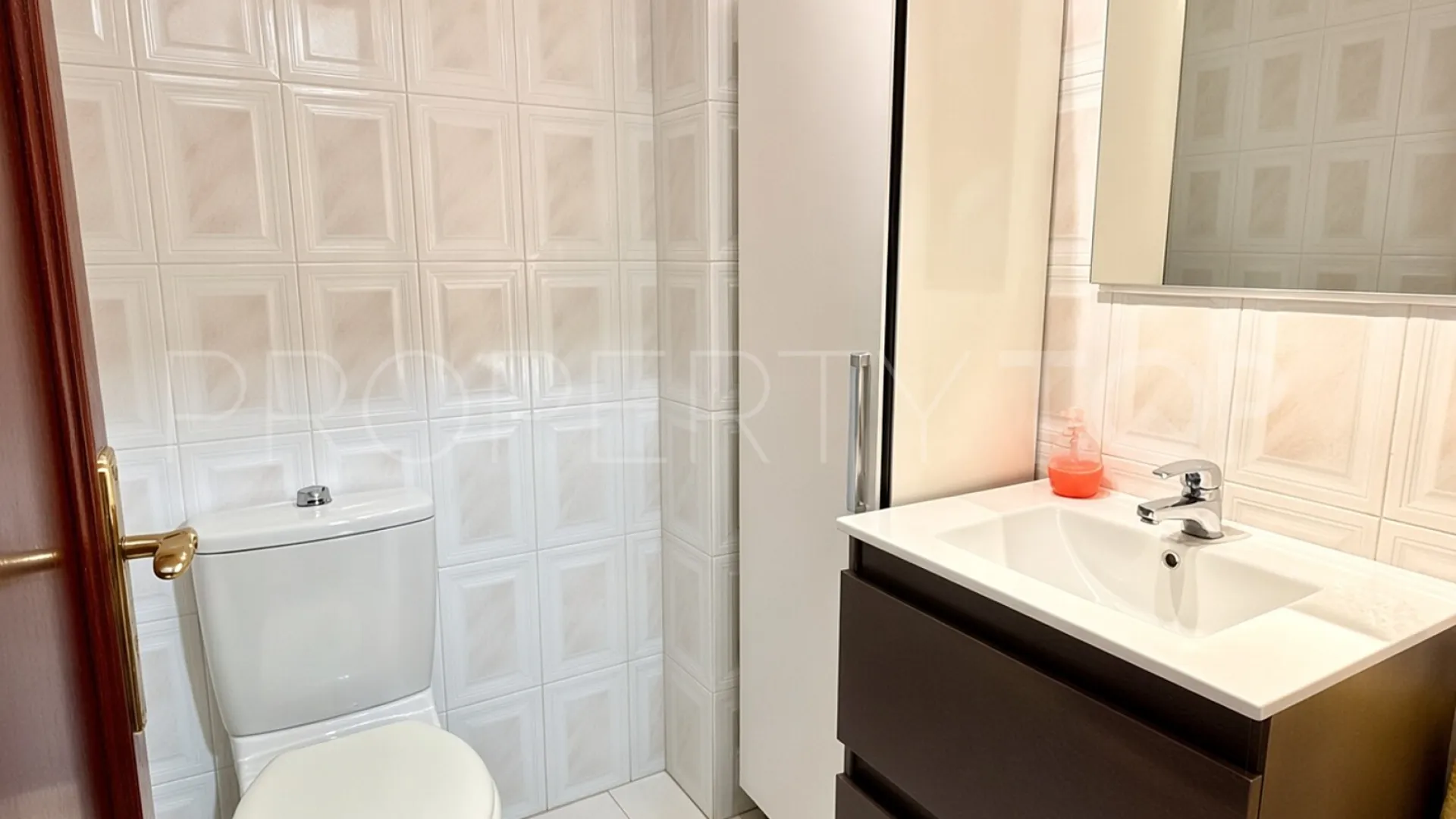 Comprar apartamento planta baja en Cancelada