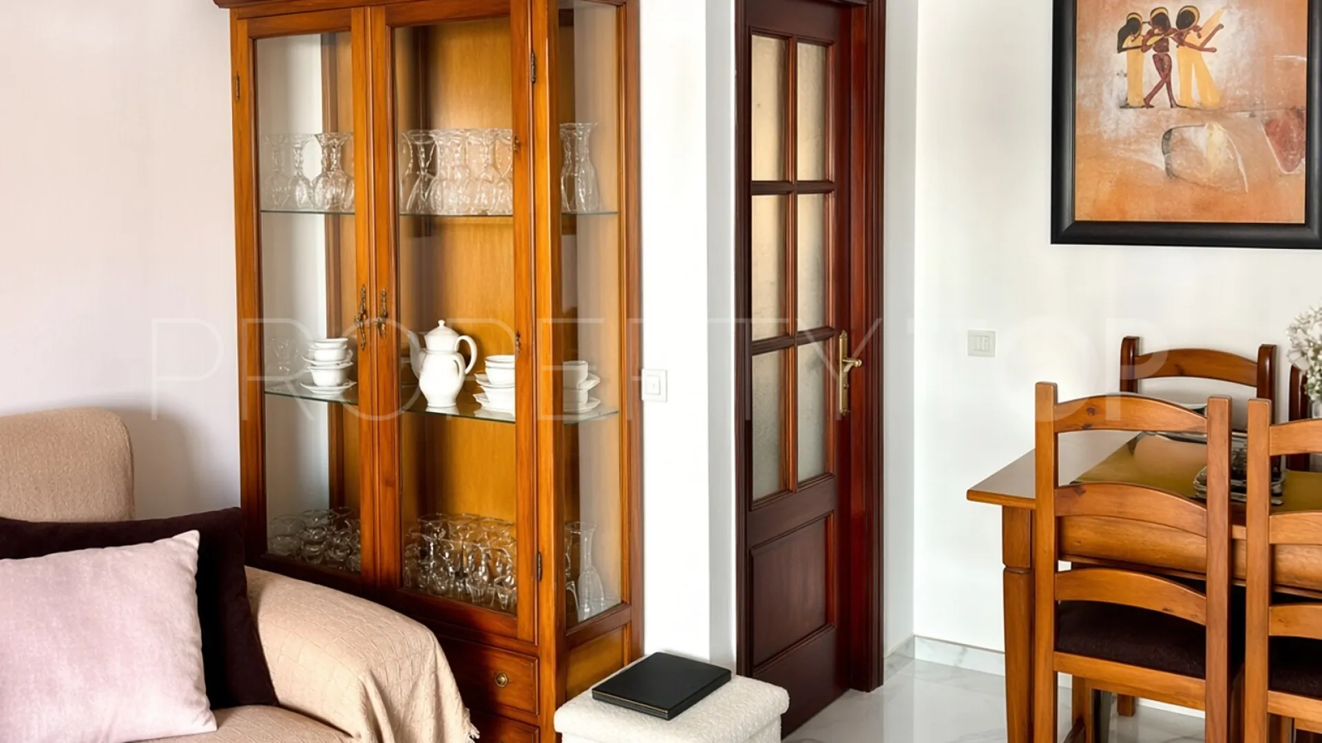 Comprar apartamento planta baja en Cancelada