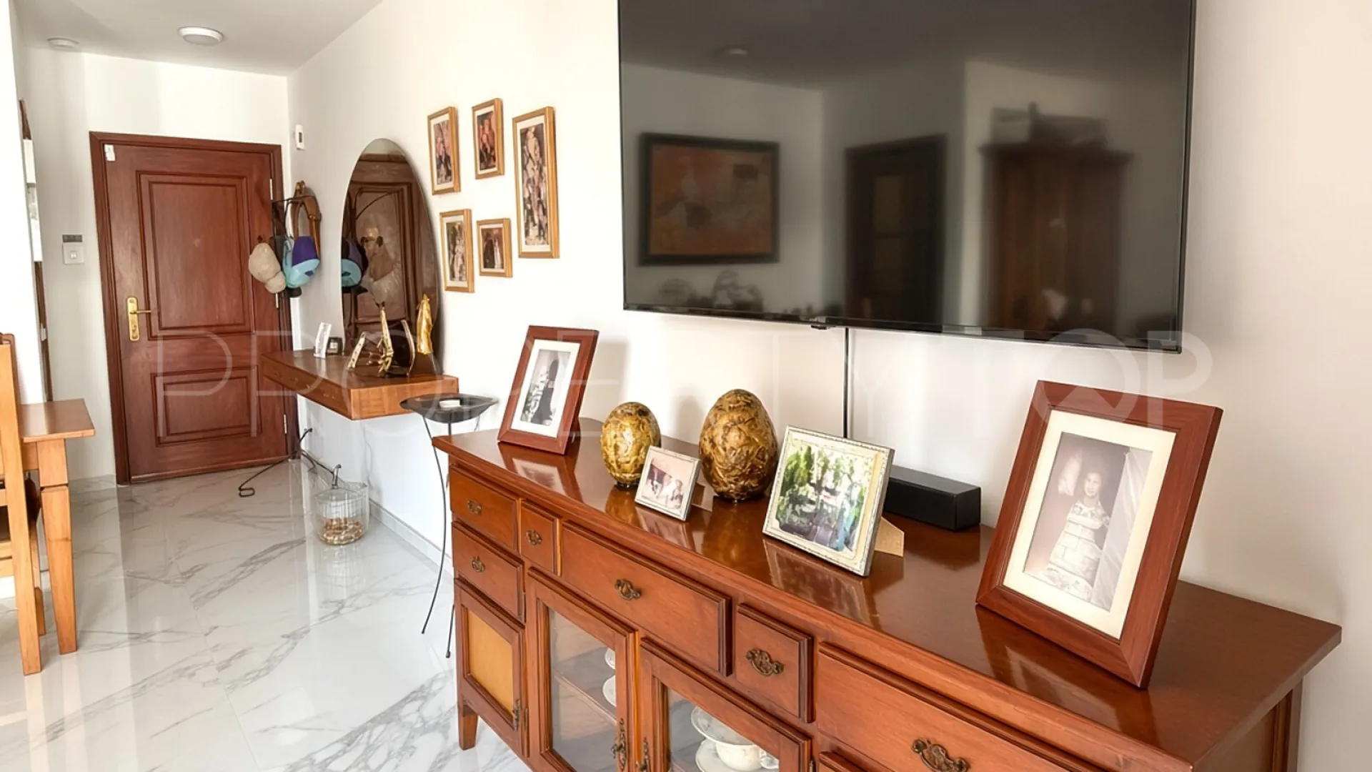 Comprar apartamento planta baja en Cancelada