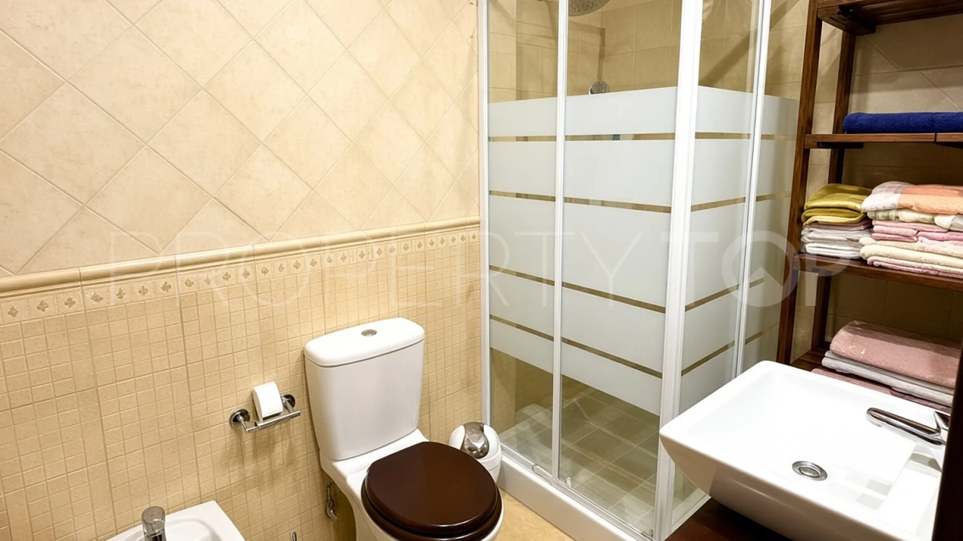 Comprar apartamento planta baja en Cancelada