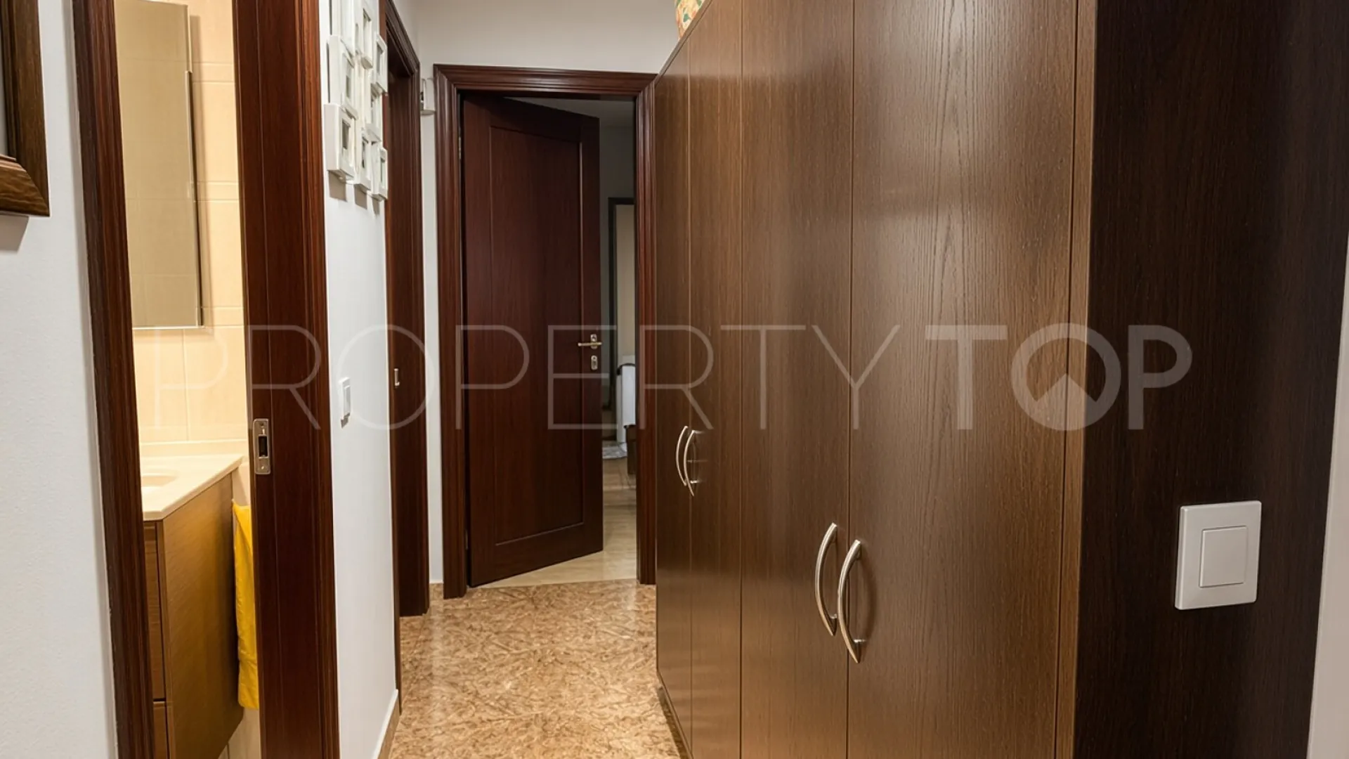 Comprar apartamento planta baja en Cancelada