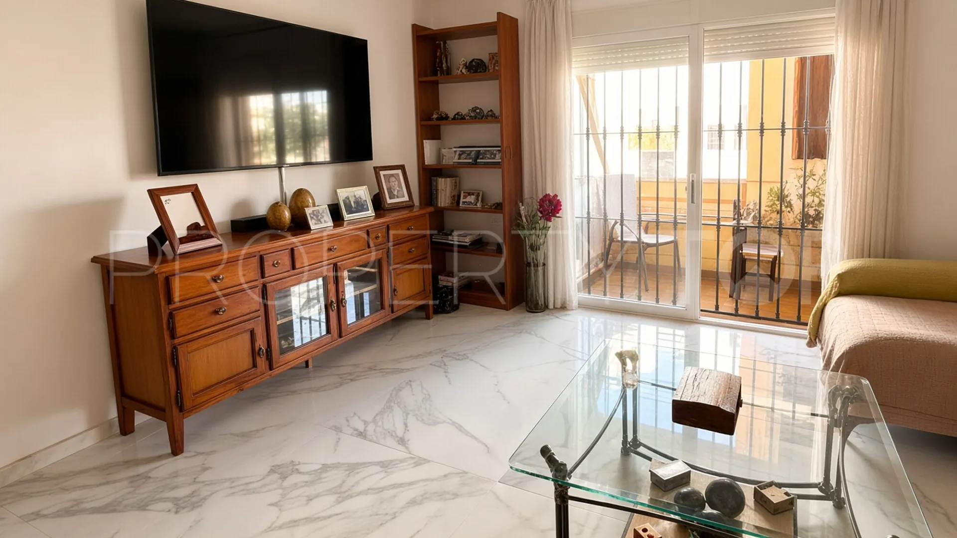 Comprar apartamento planta baja en Cancelada