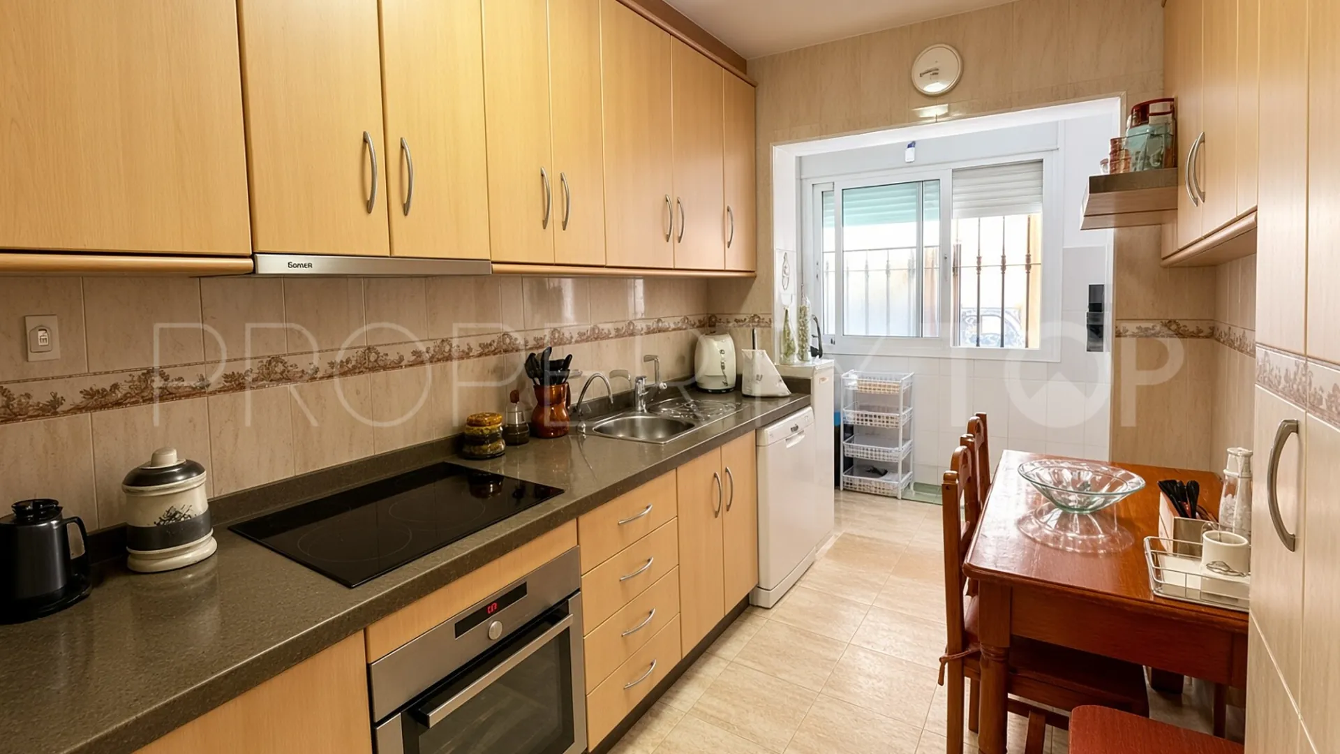 Comprar apartamento planta baja en Cancelada