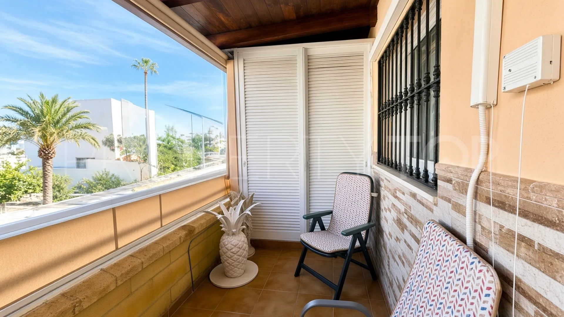 Comprar apartamento planta baja en Cancelada