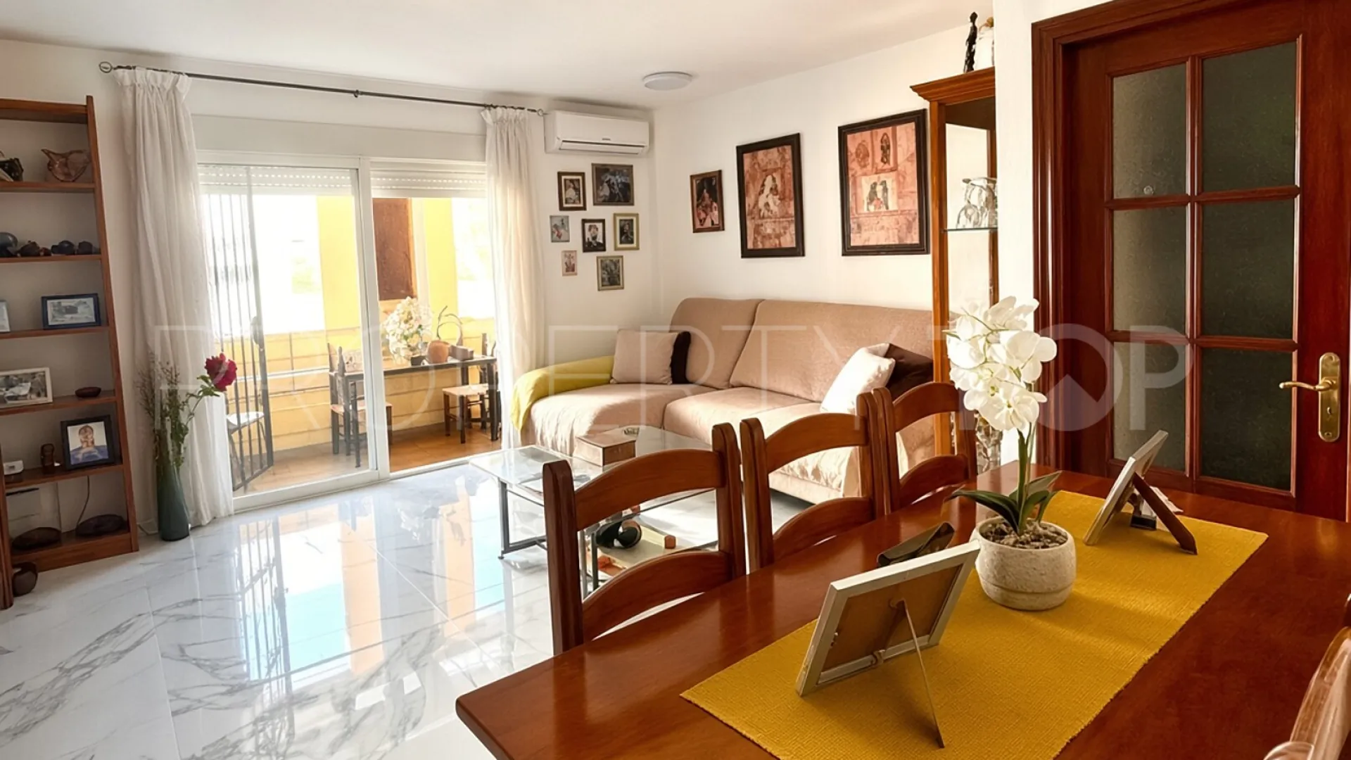 Comprar apartamento planta baja en Cancelada