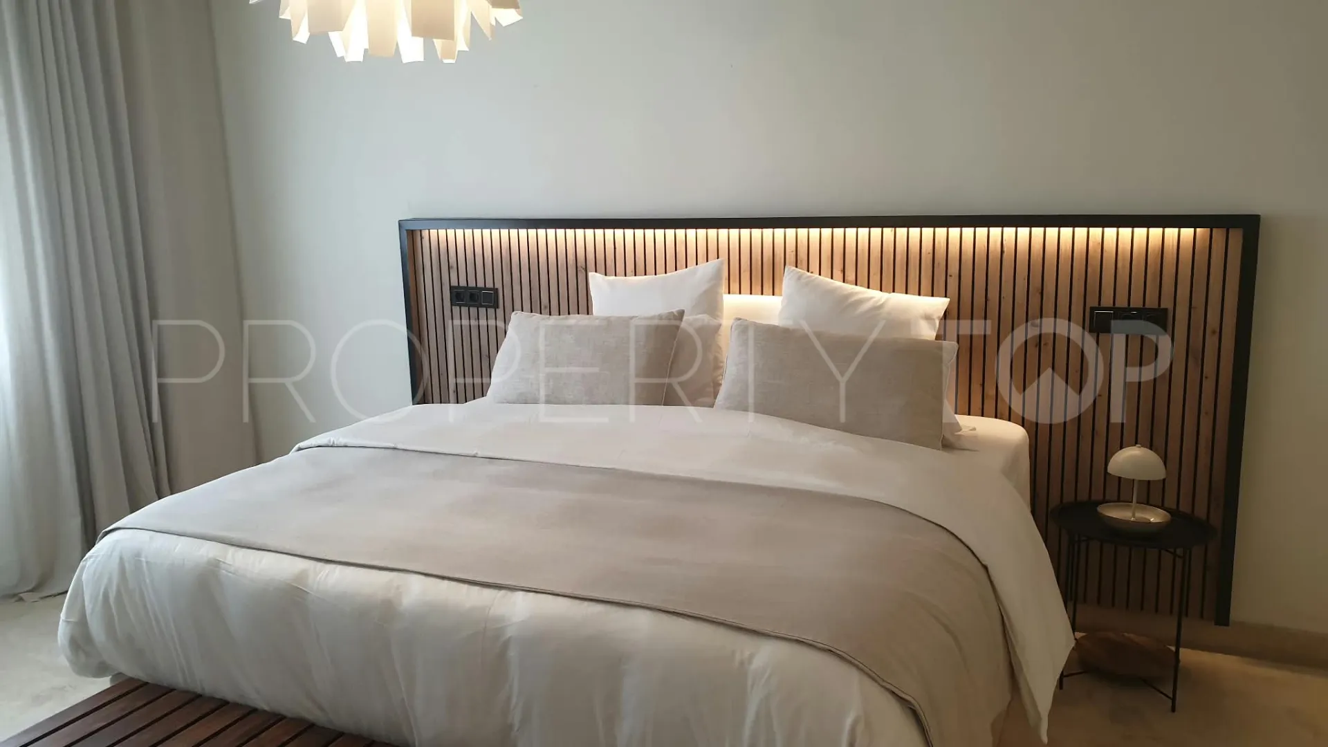 Apartamento a la venta en Montebello Hills