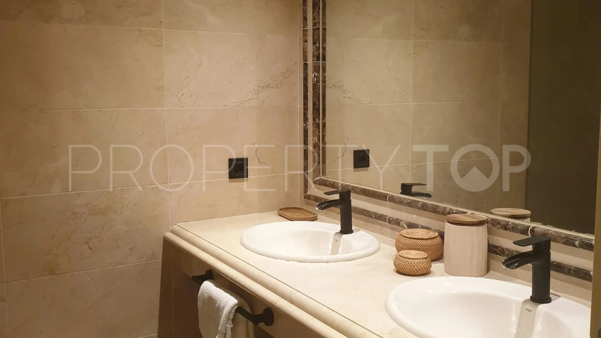 Apartamento a la venta en Montebello Hills