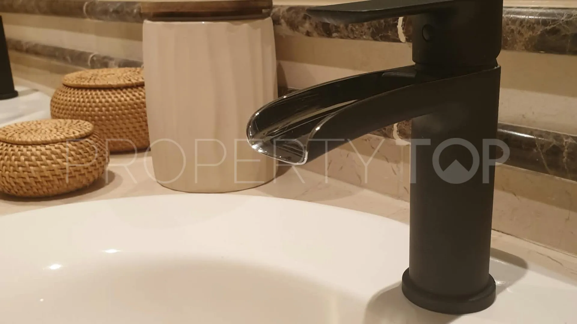 Apartamento a la venta en Montebello Hills