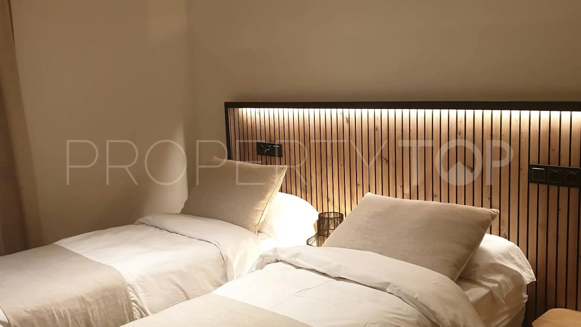 Apartamento a la venta en Montebello Hills