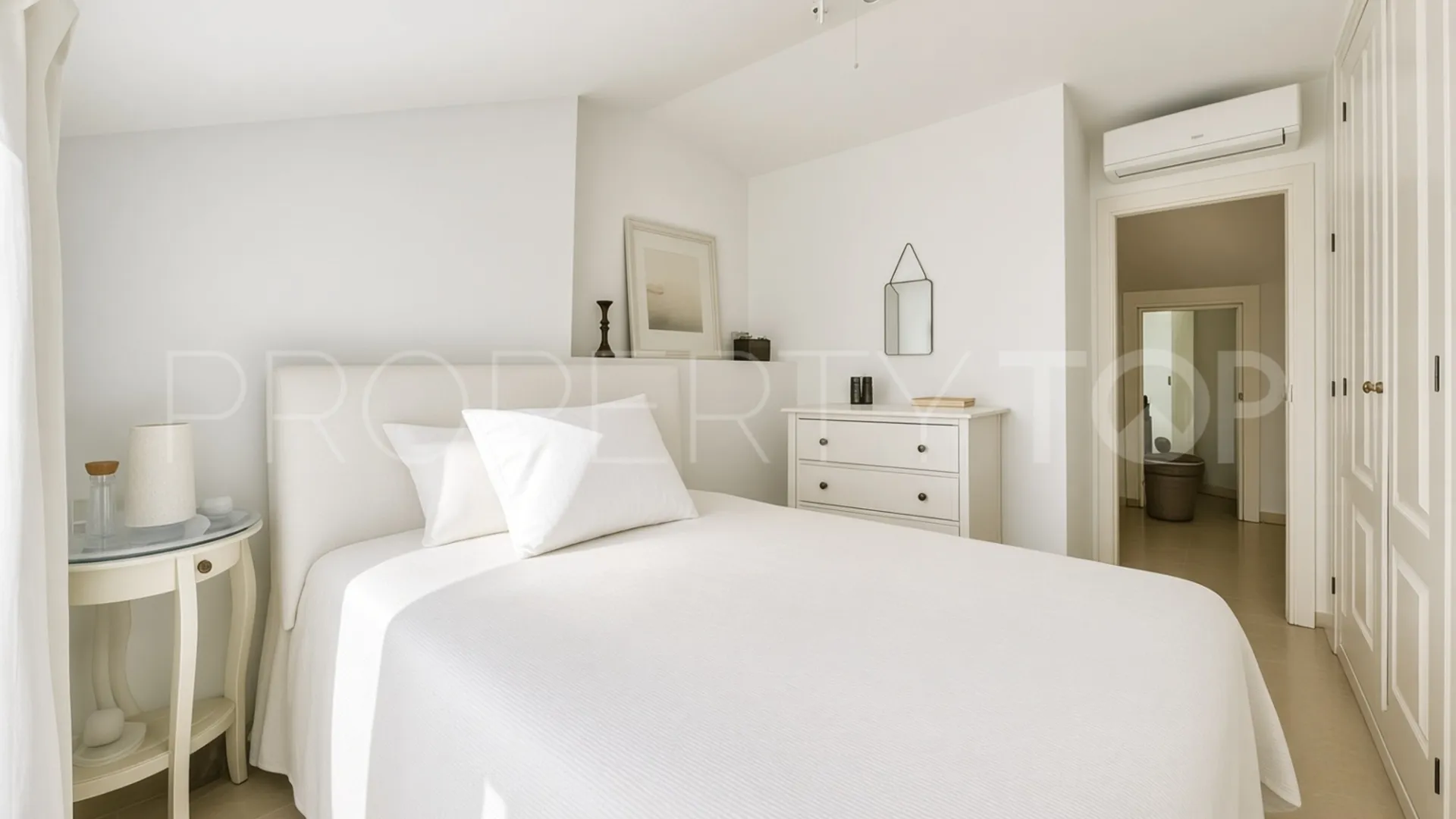 Atico duplex de 3 dormitorios en venta en Casco antiguo