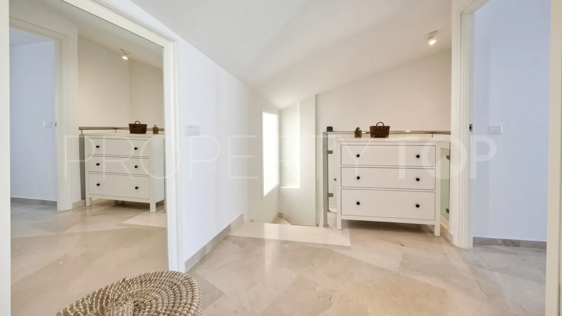 Atico duplex de 3 dormitorios en venta en Casco antiguo