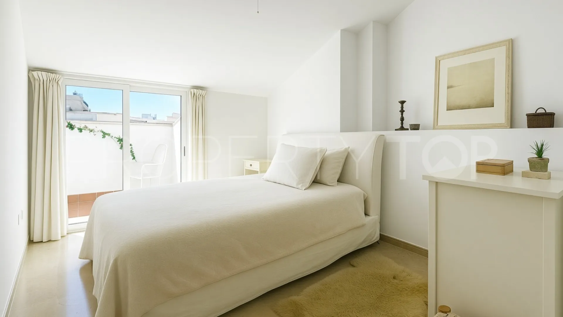 Atico duplex de 3 dormitorios en venta en Casco antiguo