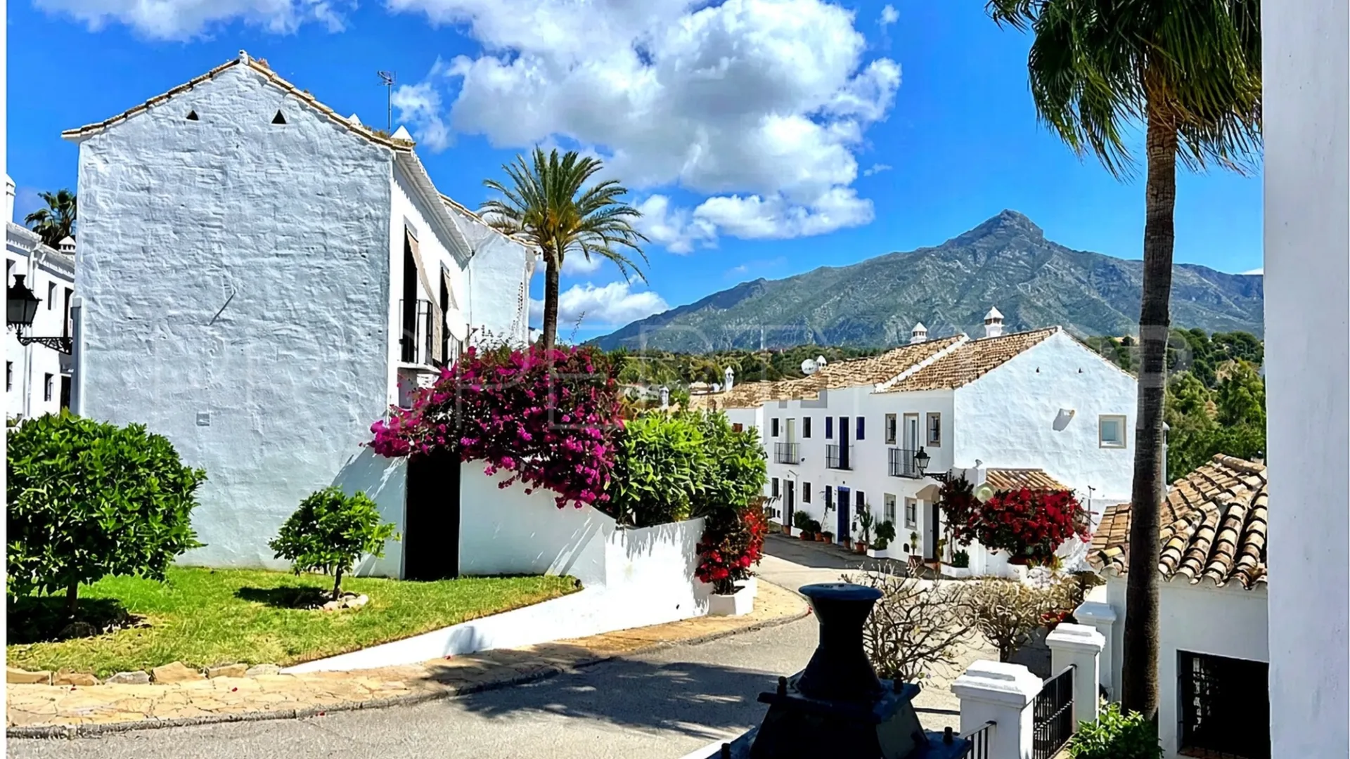 Town house in El Naranjal for sale