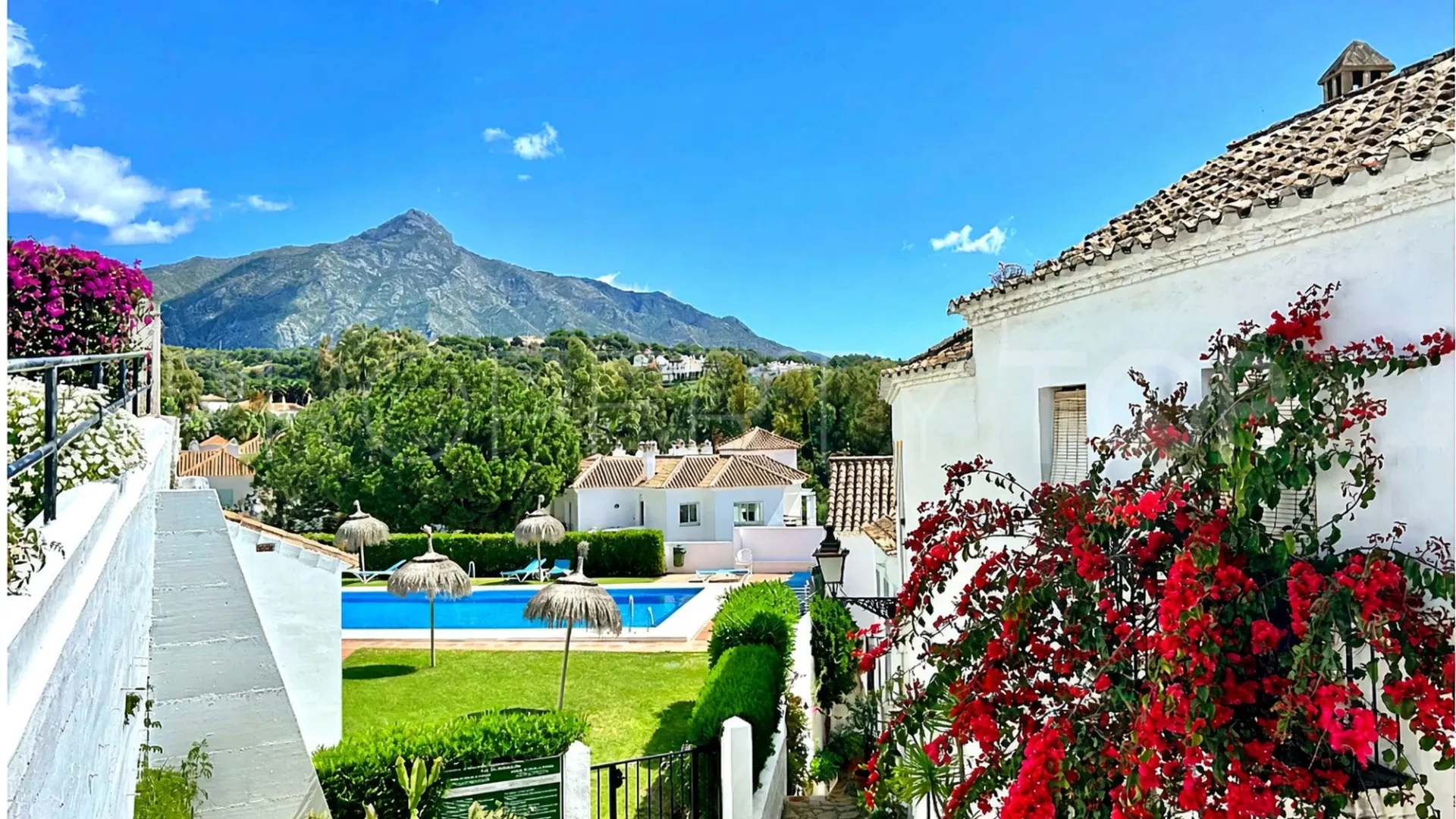 Town house in El Naranjal for sale