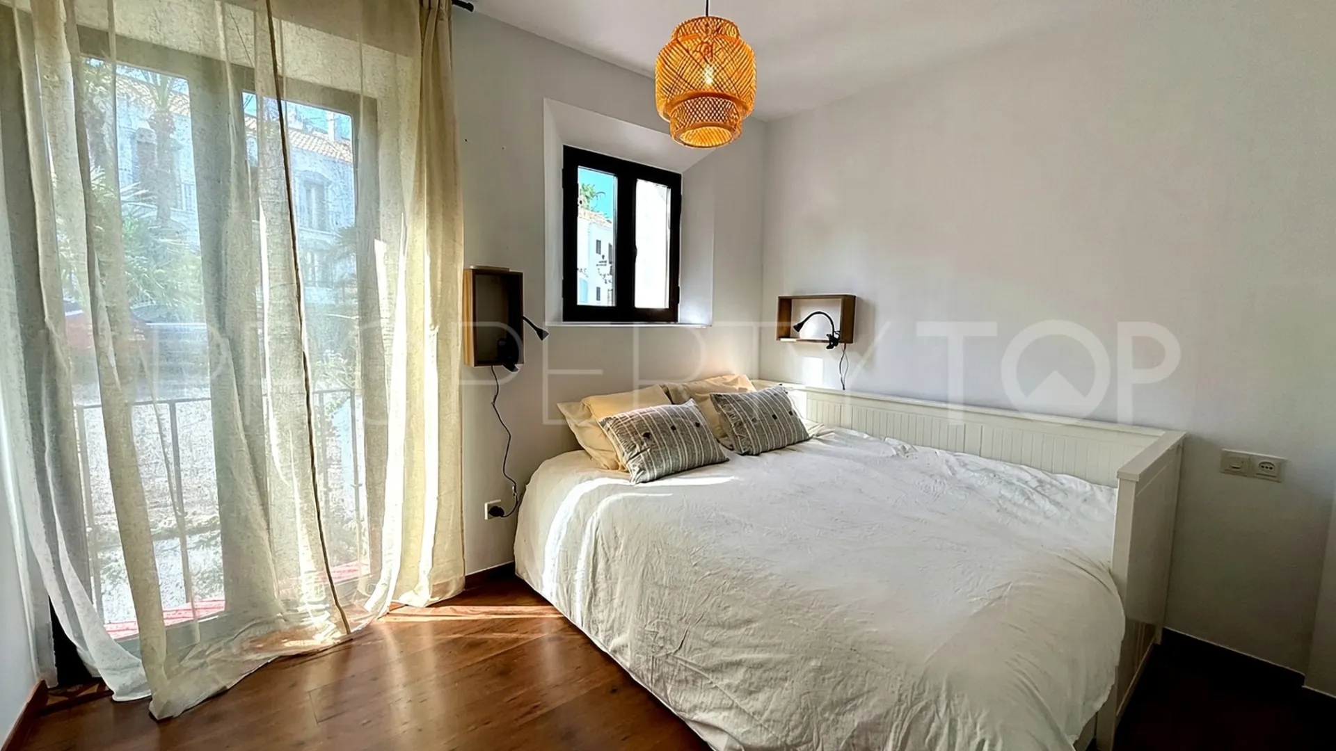 Town house in El Naranjal for sale