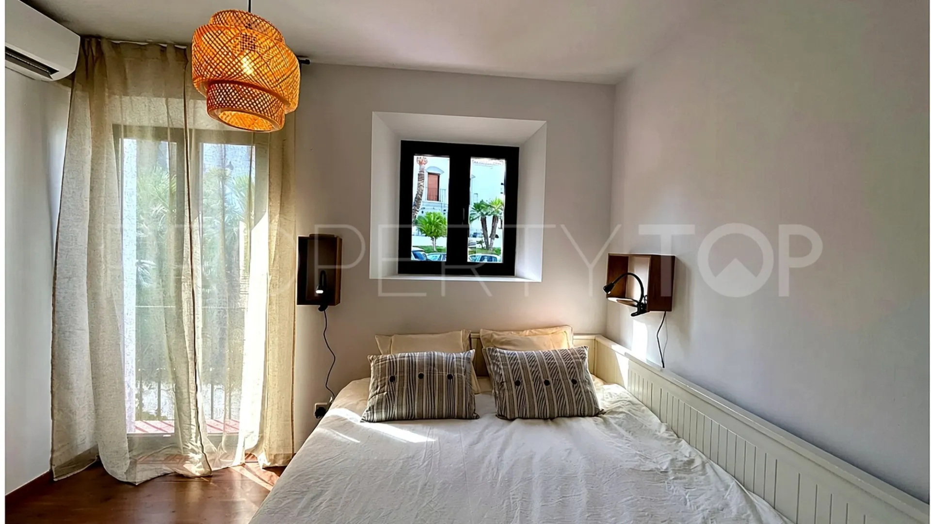 Town house in El Naranjal for sale