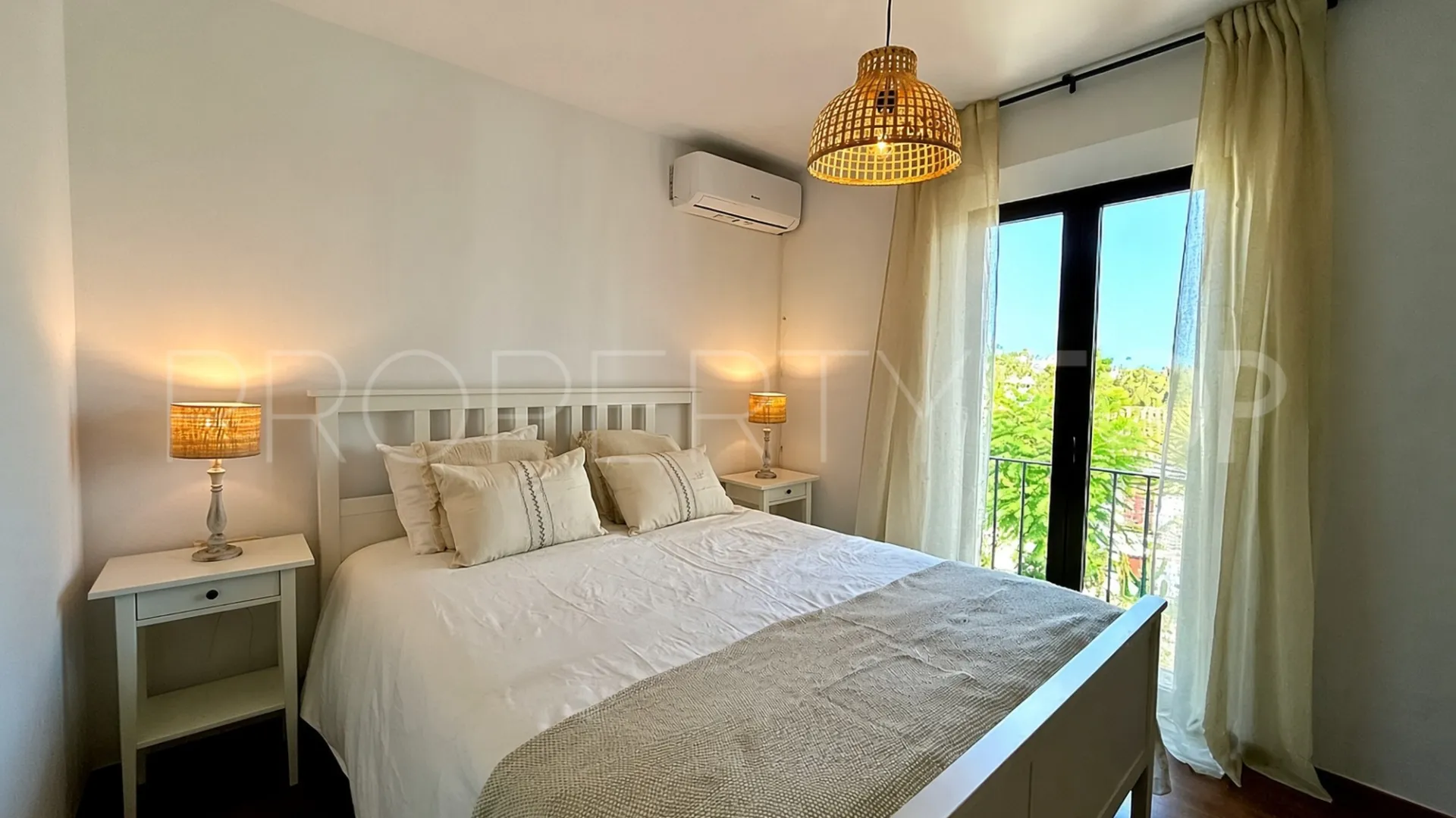 Town house in El Naranjal for sale