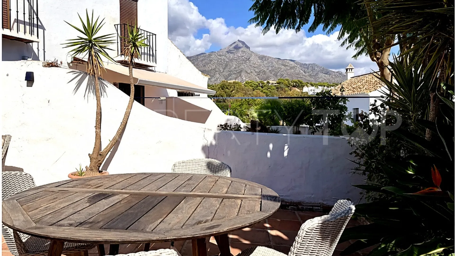 Town house in El Naranjal for sale