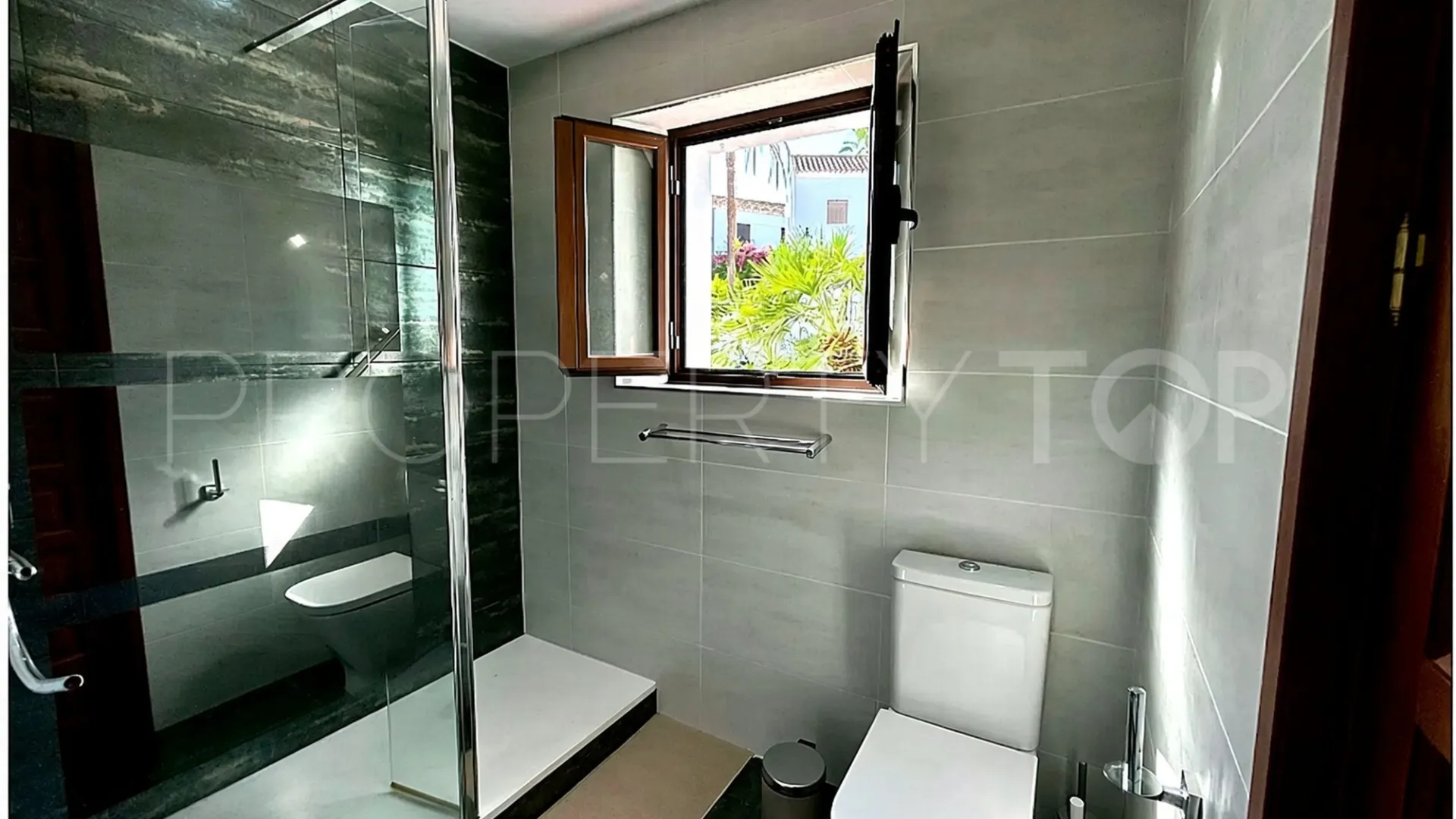 Town house in El Naranjal for sale