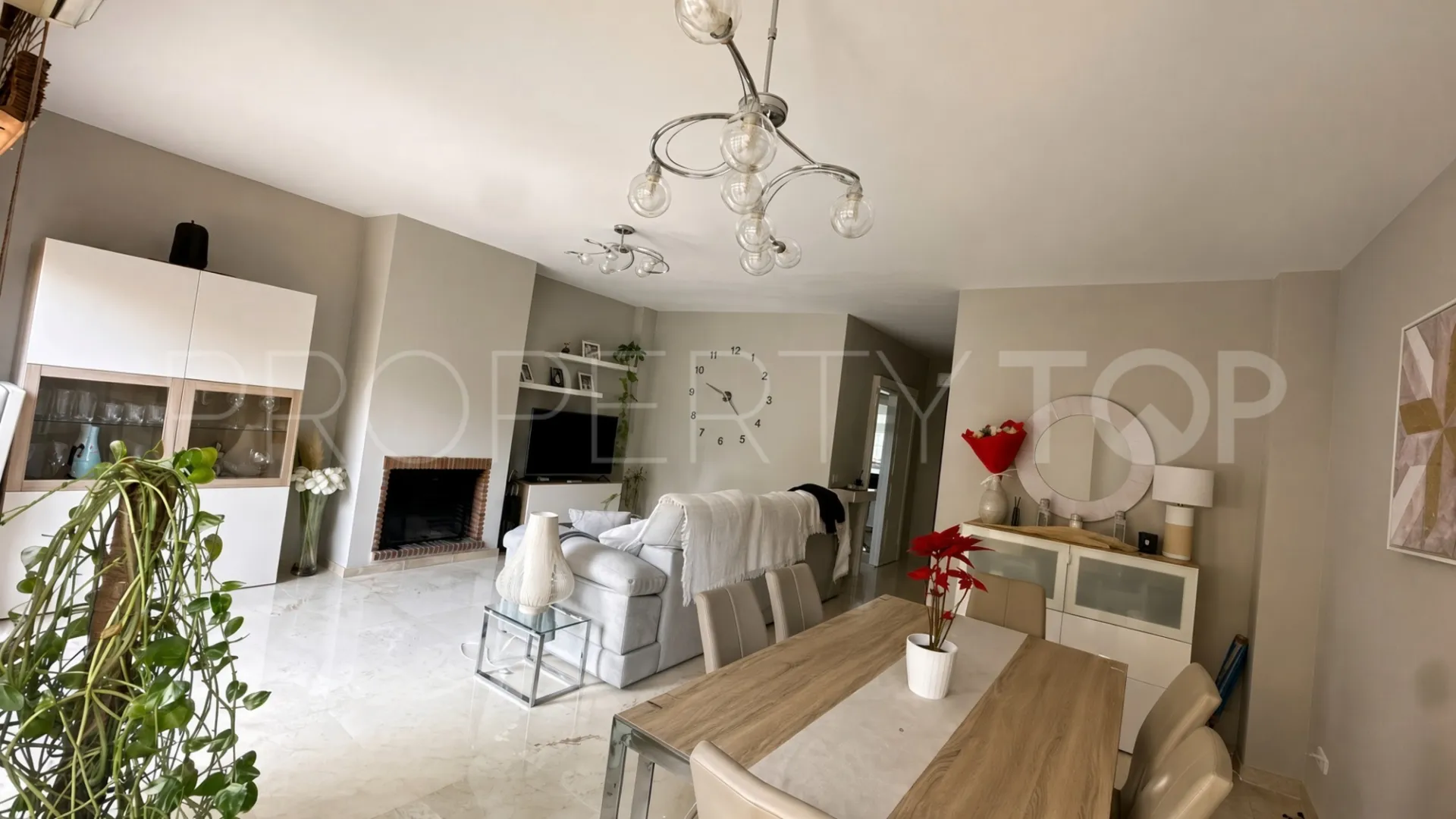 Selwo 3 bedrooms town house for sale