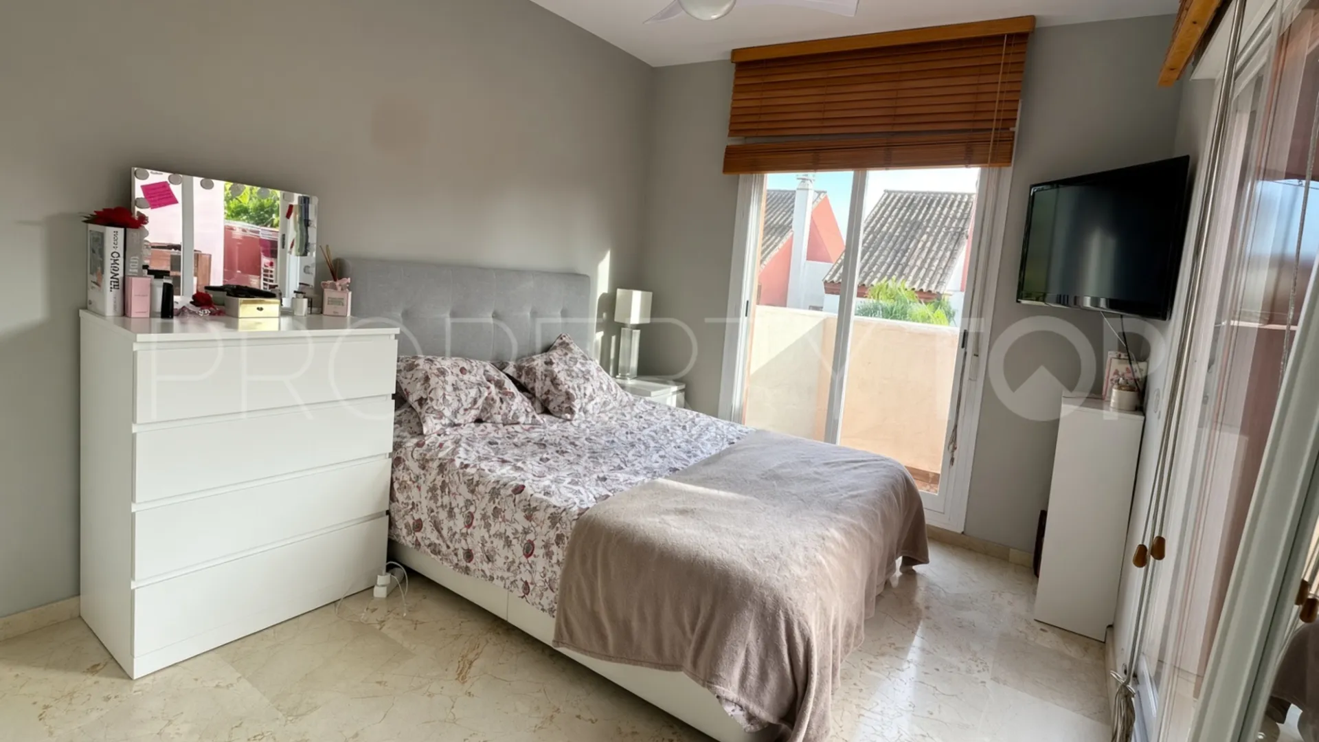 Selwo 3 bedrooms town house for sale