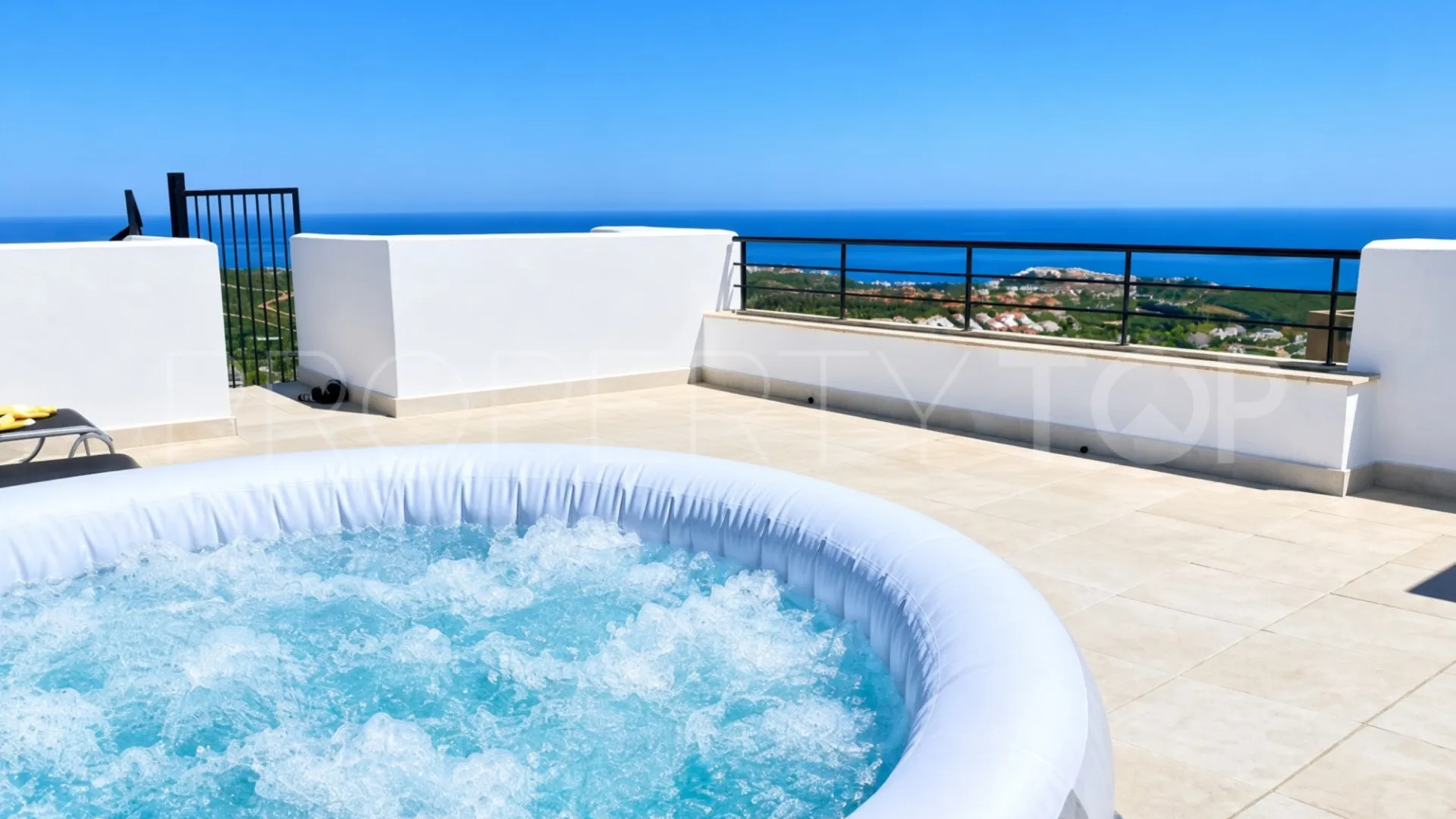 For sale Hacienda de Casares 3 bedrooms duplex penthouse
