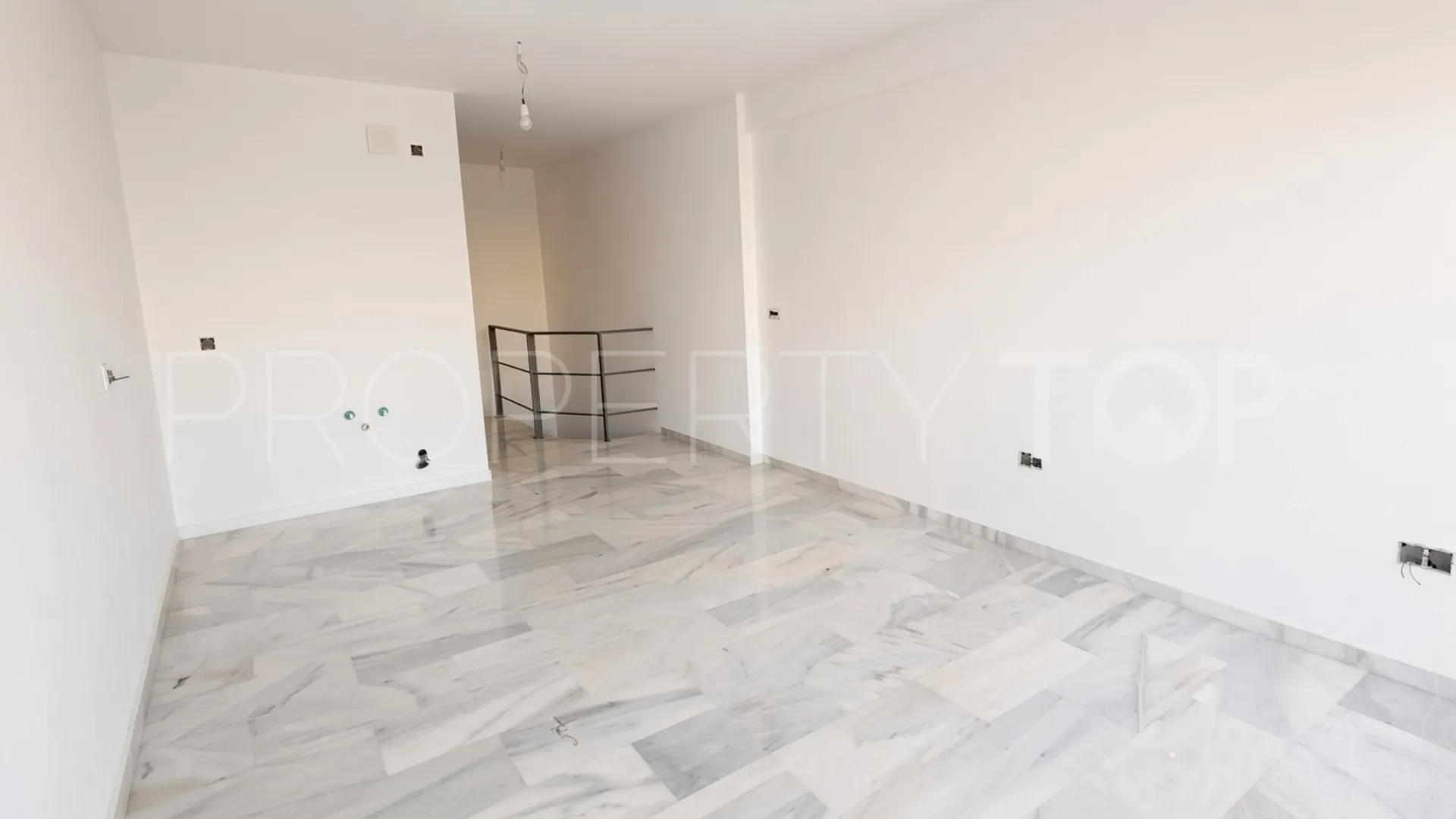 1 bedroom duplex penthouse for sale in Forest Hills