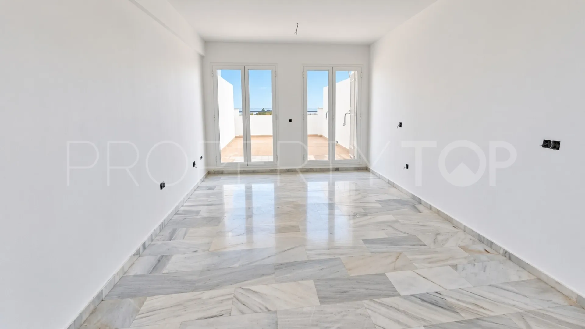 1 bedroom duplex penthouse for sale in Forest Hills