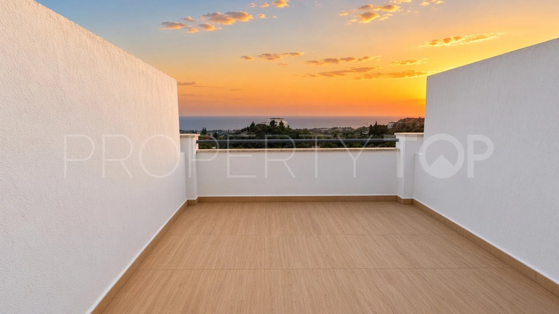 1 bedroom duplex penthouse for sale in Forest Hills
