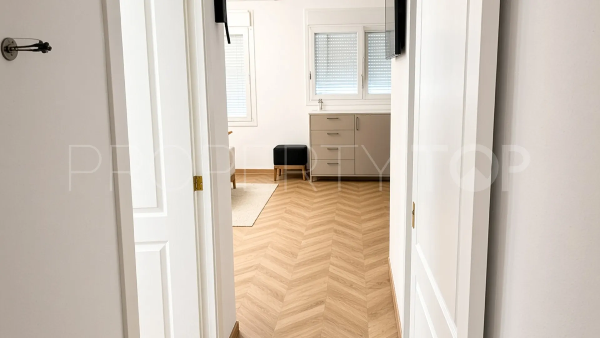 For sale Parque Antena 1 bedroom ground floor apartment